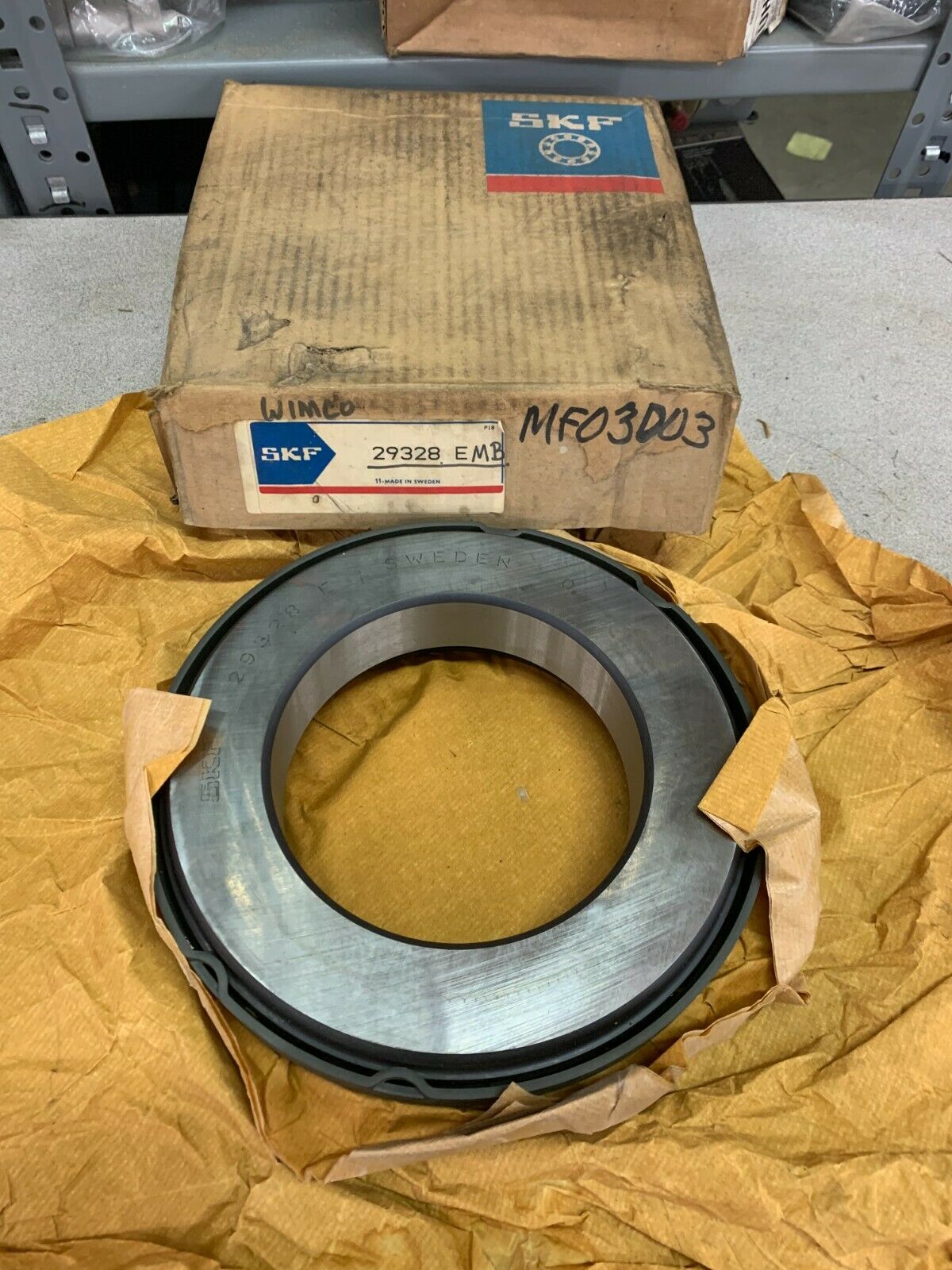 NEW IN BOX SKF 29328E SPHERICAL ROLLER THRUST BEARING 29328 E