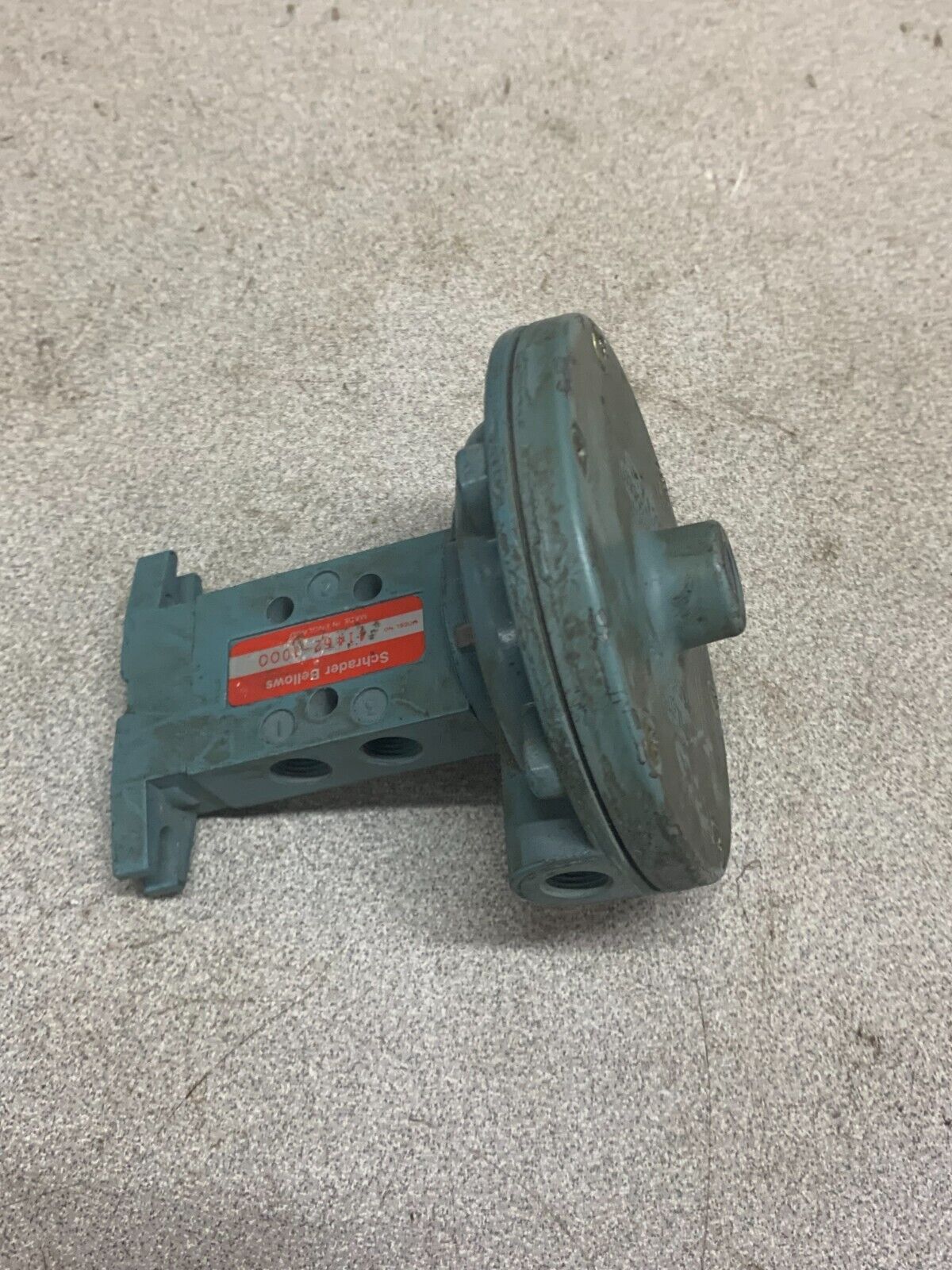 USED SCHRADER BELLOWS SPOOL VALVE 41462-1000