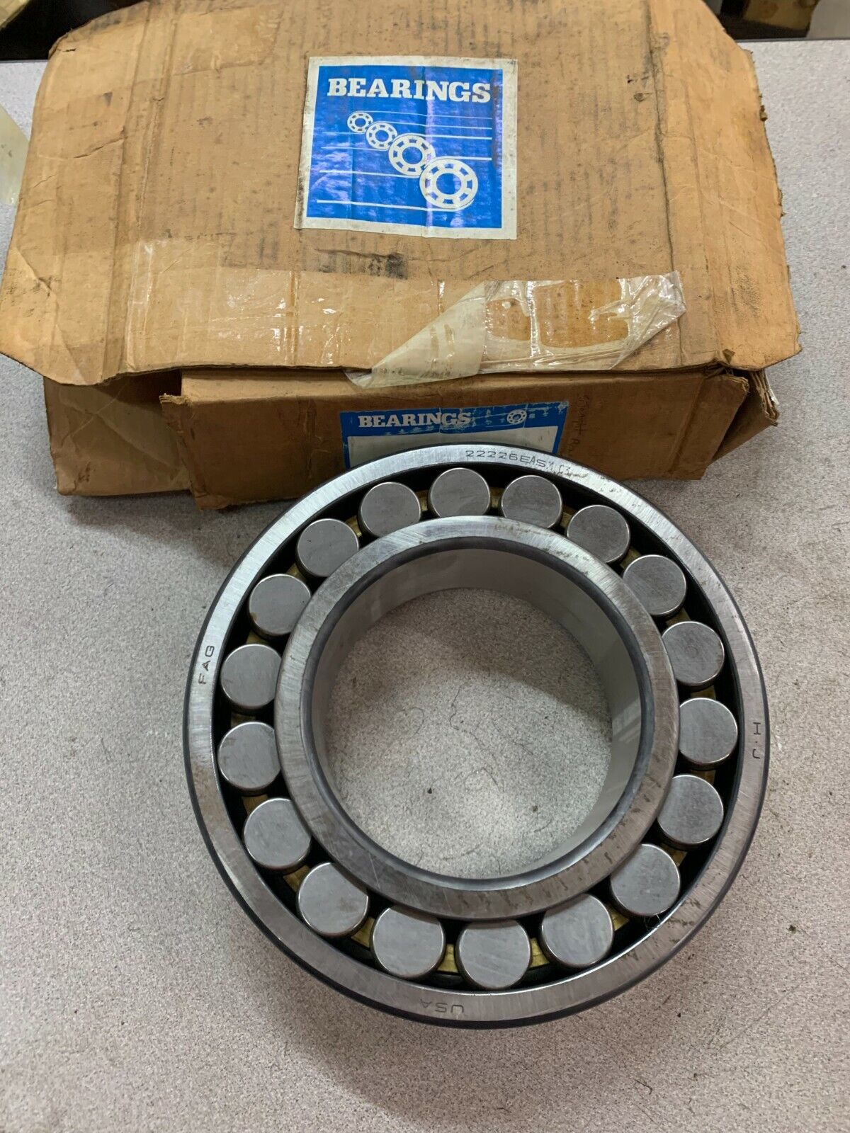 NEW NO BOX FAG 22226EASM SPHERICAL ROLLER BEARING 22226EASMC3