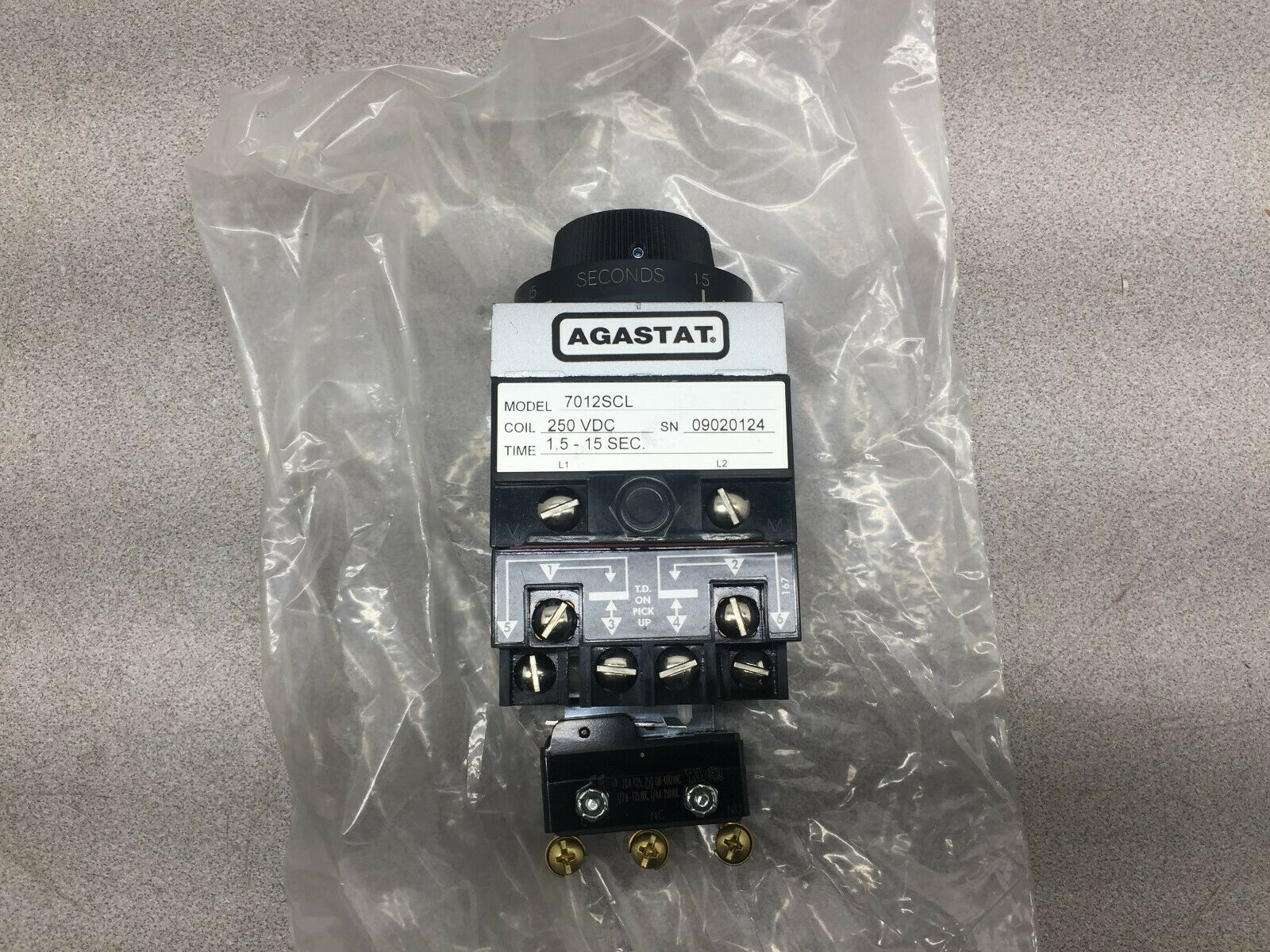 NEW NO BOX AGASTAT1.5-15 SEC 250 VDC COIL TIMER 7012SCL