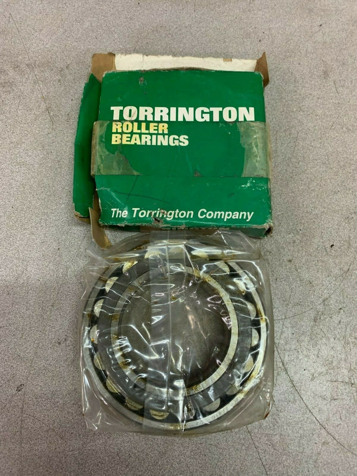 NEW IN BOX TORRINGTON ROLLER BEARING 22216CJW33C3