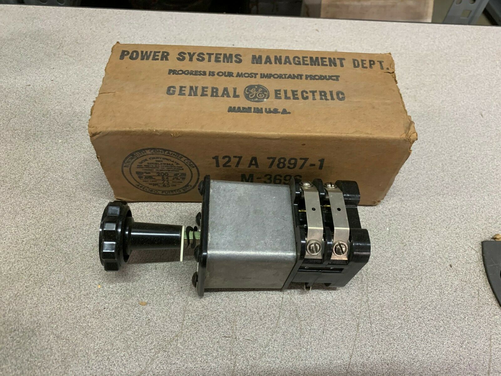 NEW GENERAL ELECTRIC TYPE SBM SWITCH 10AA011