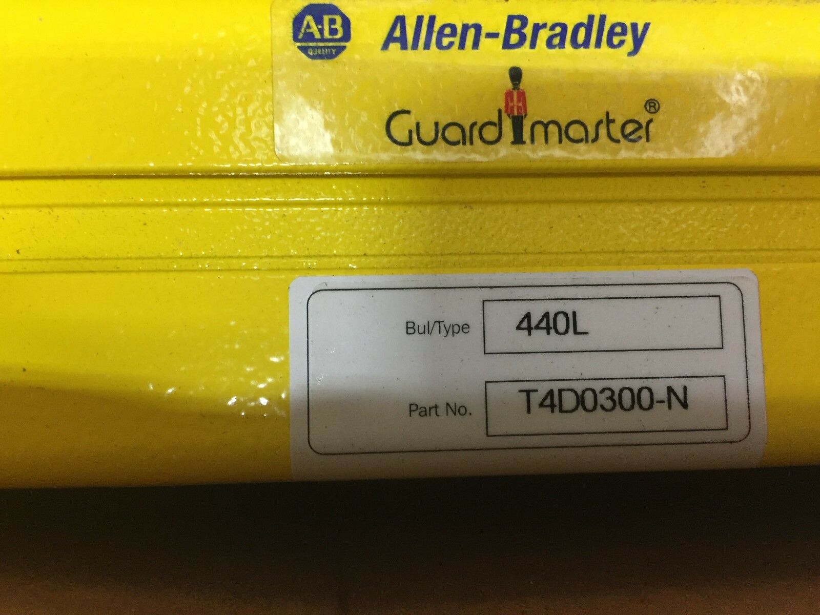 NEW IN BOX ALLEN BRADLEY GUARD MASTER LIGHT CURTAIN SET 440L-P4D0300-N