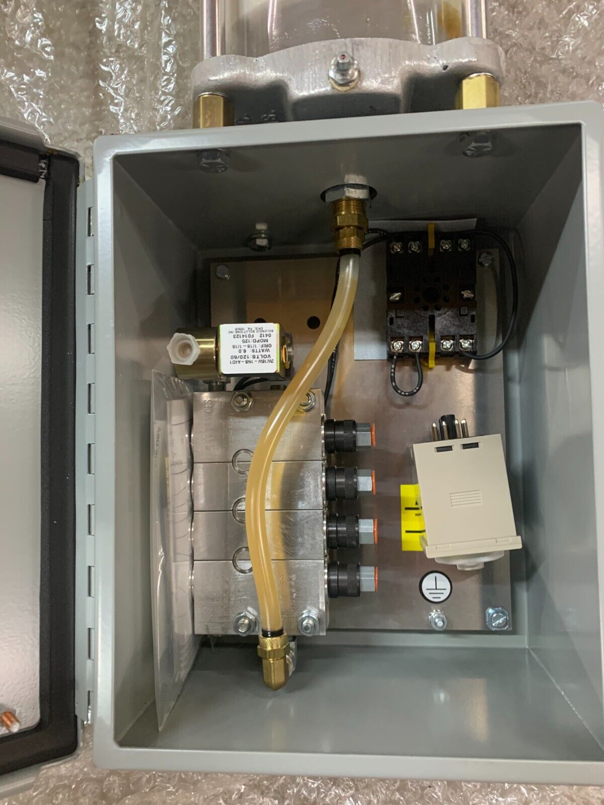 NEW LDI LUBE DEVICES PANEL 801670 185-5 WITH 3W16W-1NB-A4D1 OMRON TIMER