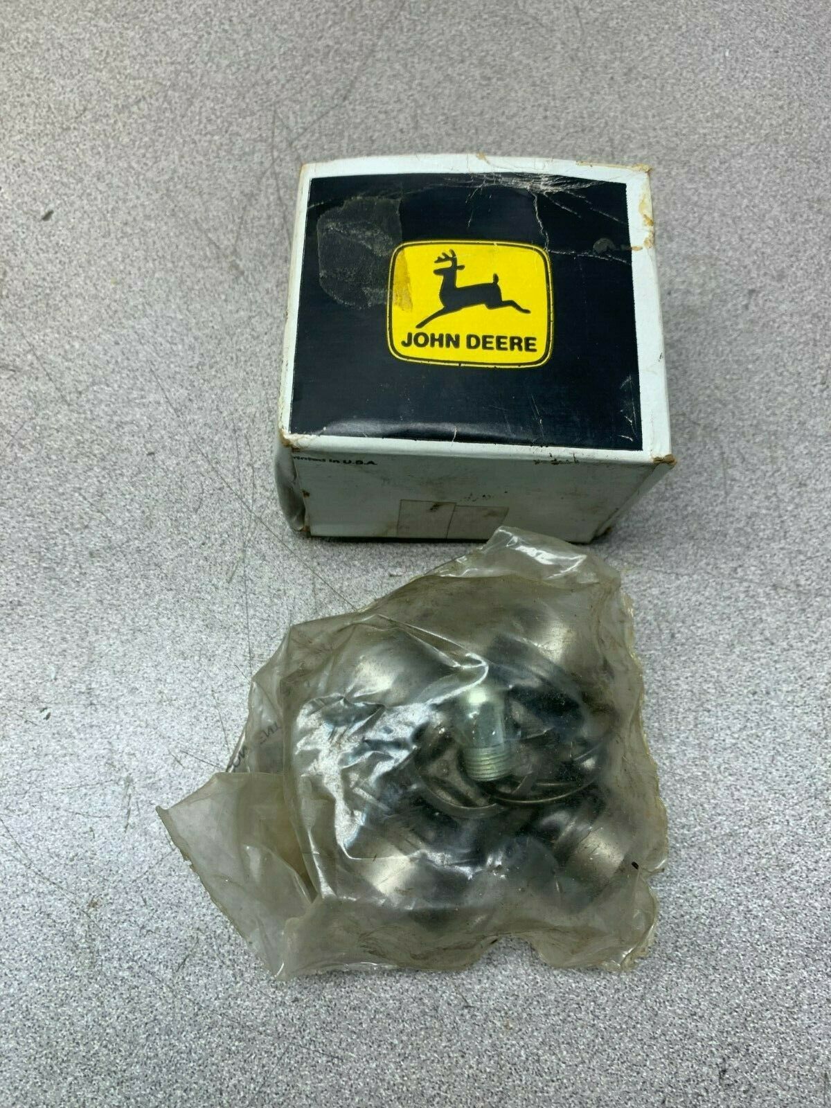NEW IN BOX JOHN DEERE PART 1-AE23716