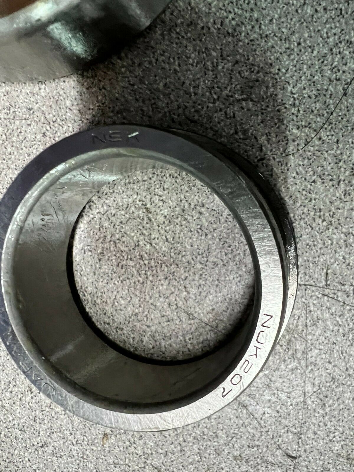 NEW IN BOX NSK NJK207 K207 CYLINDRICAL BEARING  NJK207C3XXU32XX