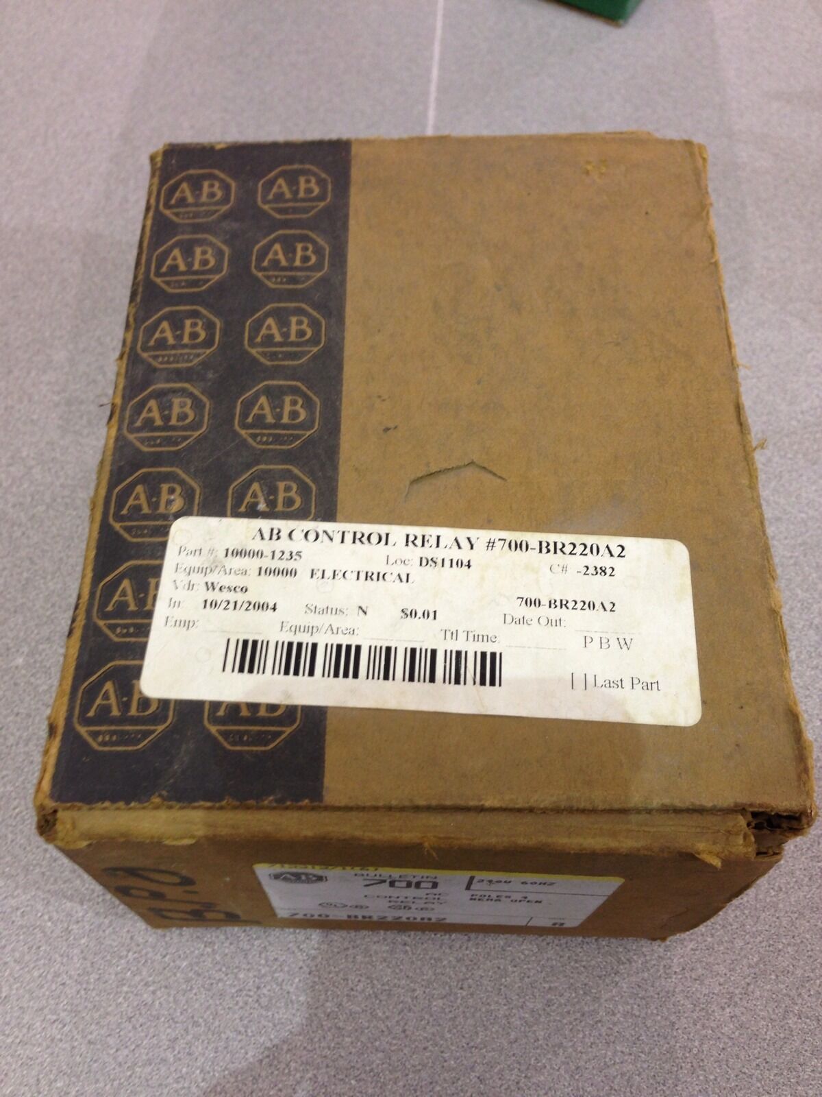 NEW IN BOX ALLEN-BRADLEY 4 POLE CONTROL RELAY 700-BR220A2 SERIES A