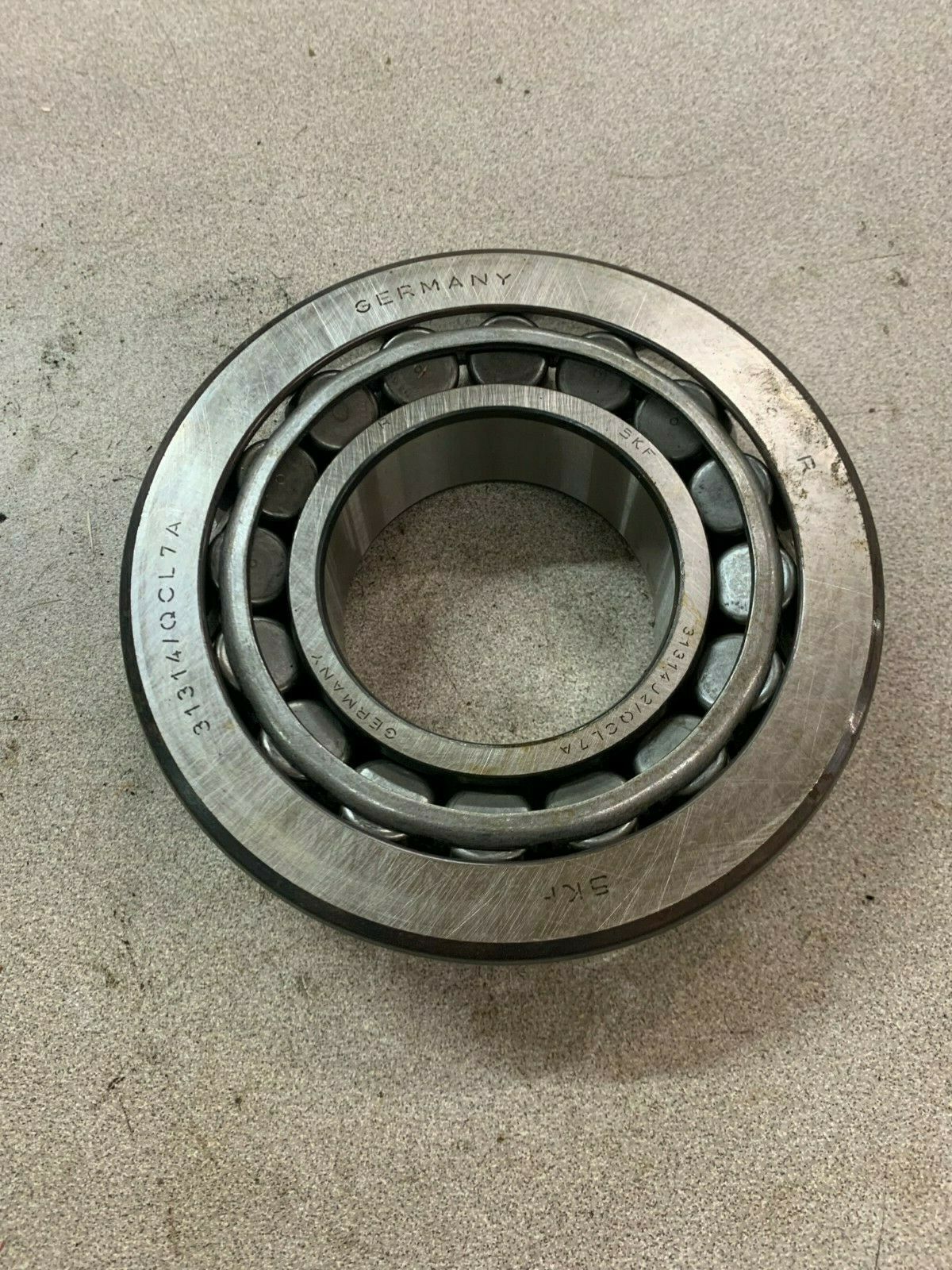 NEW NO BOX SKF TAPERED ROLLER BEARING WITH CUP 31314J2/QCL7A