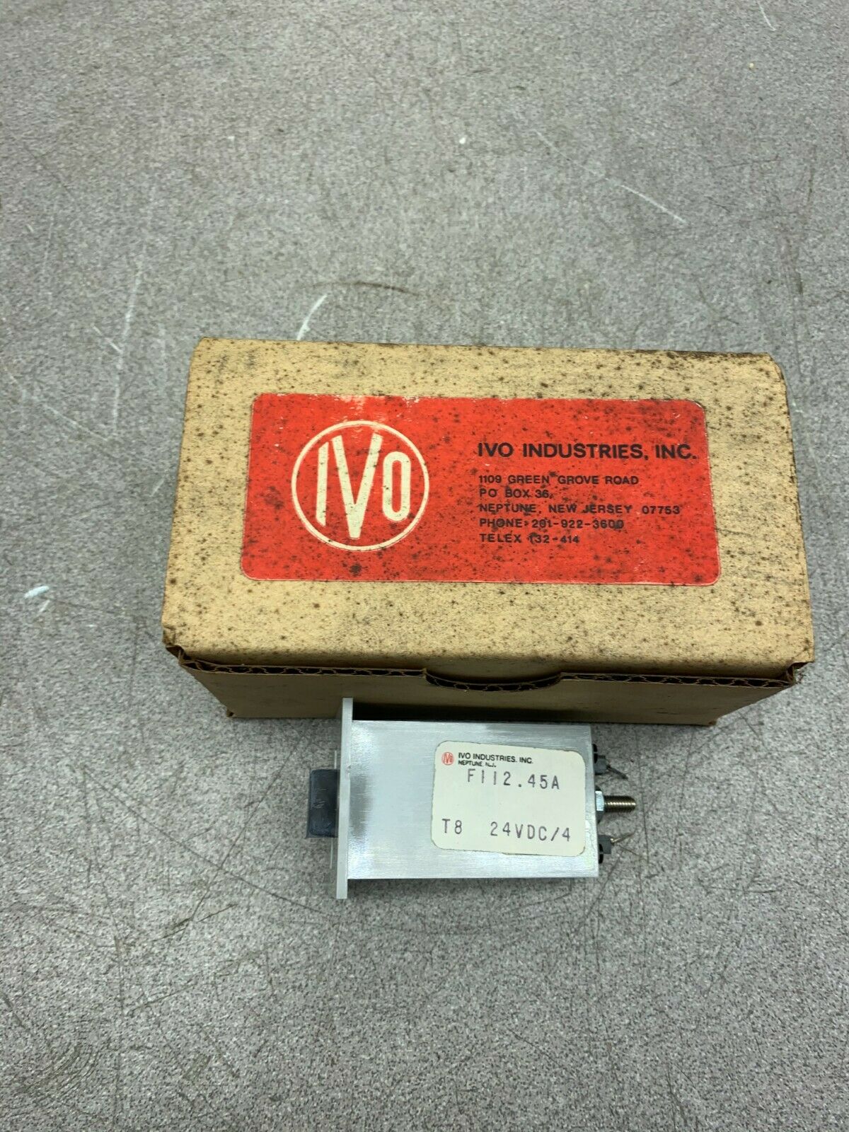 NEW IN BOX IVO 24VDC COUNTER  F112.45A