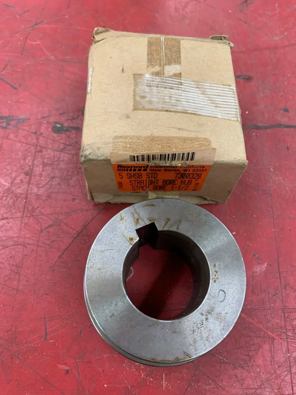 NEW IN BOX REXNORD 5 SHSB STD BORE HUB 7300328