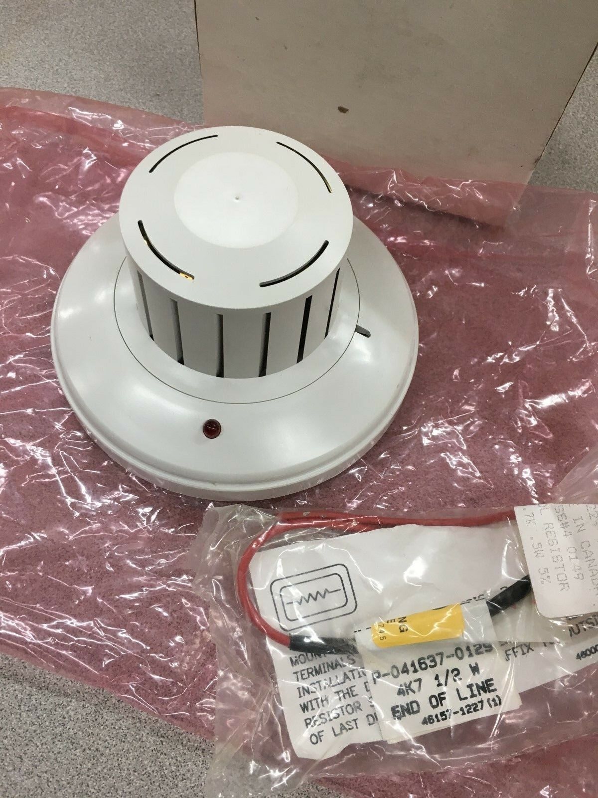 NEW IN BOX EDWARDS IONIZATION TYPE SMOKE DETECTOR 2420