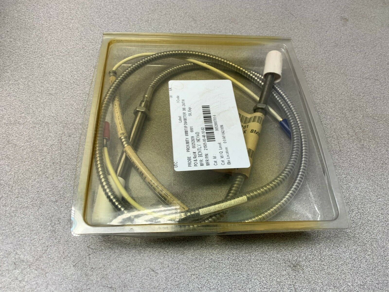 NEW BENTLY NEVADA 7200 SERIES PROBE PROXIMITOR 21505-000-048-10-02