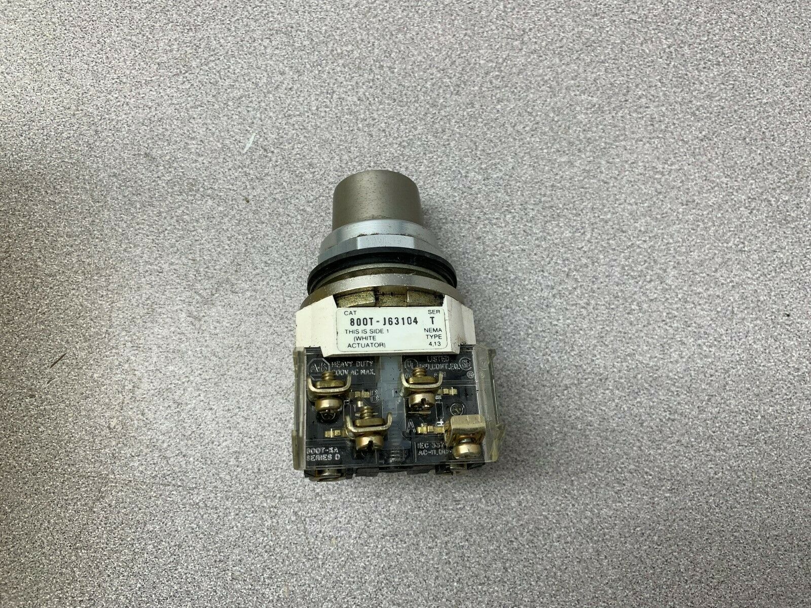 USED ALLEN-BRADLEY SELECTOR SWITCH 800T-J63104 SERIES T