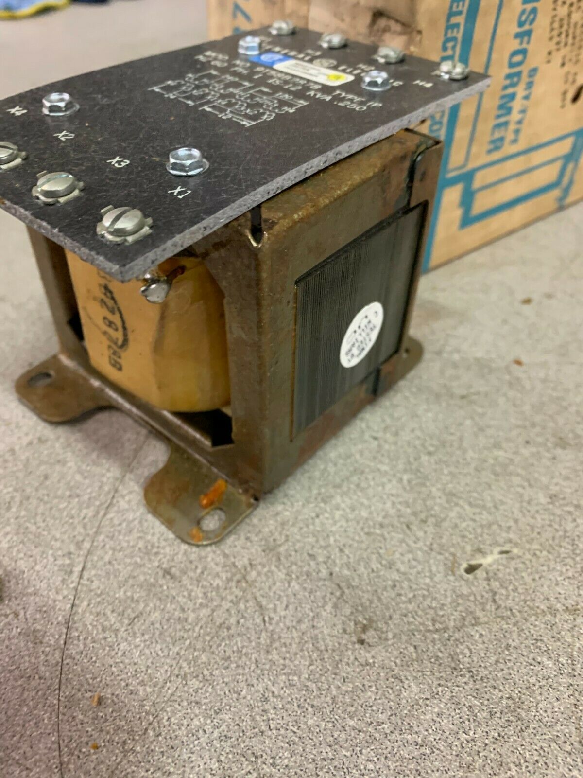 NEW IN BOX GENERAL ELECTRIC .250KVA TRANSFORMER 9T58B2878