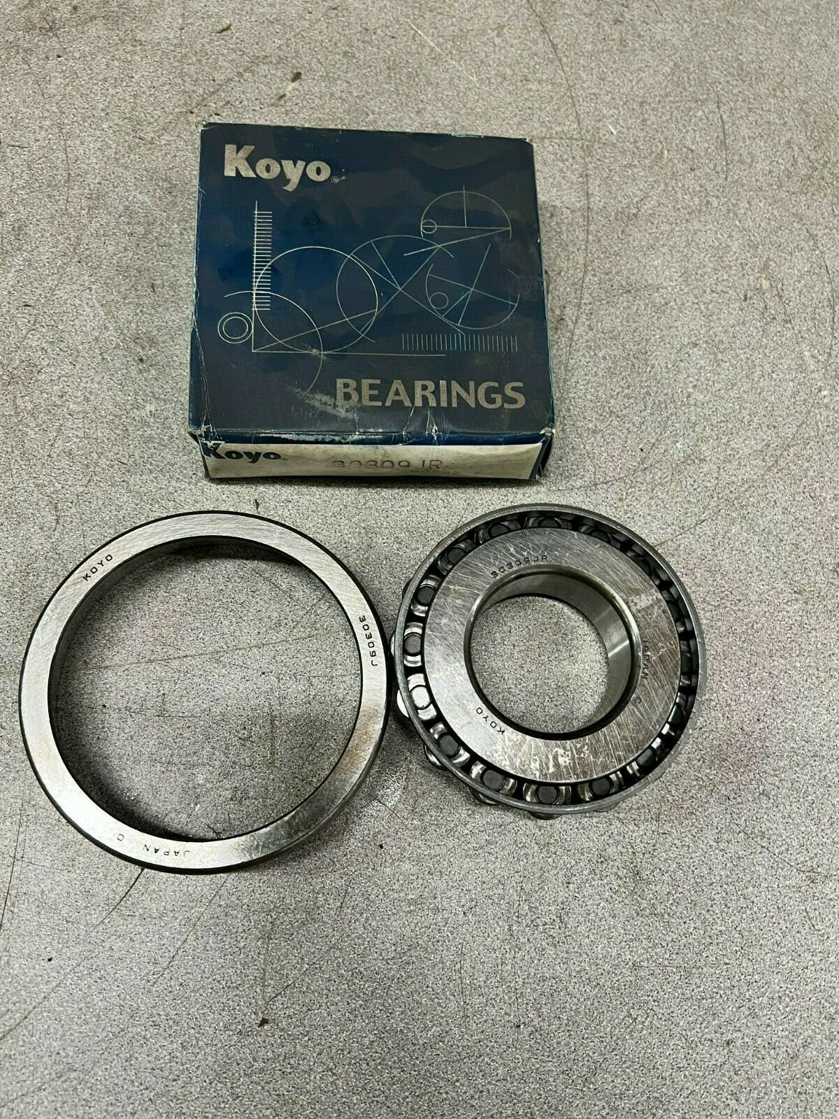 NEW IN BOX KOYO ROLLER BEARING WITH RACE 30309 JR