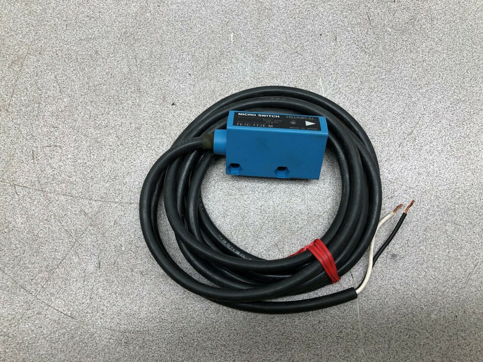 NEW IN BOX HONEYWELL MICRO SWITCH PHOTOELECTRIC SENSOR FE7C-TT2E-M