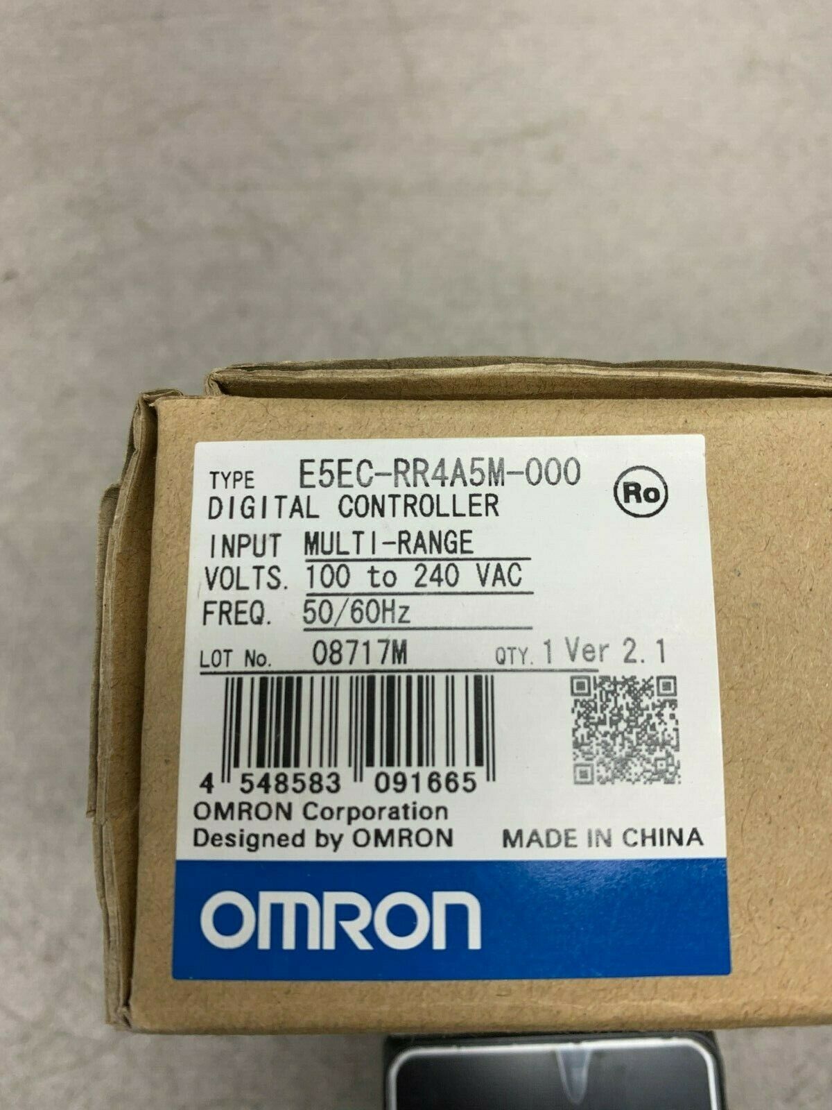 NEW IN BOX OMRON DIGITAL CONTROLER E5EC-RR4A5M-000