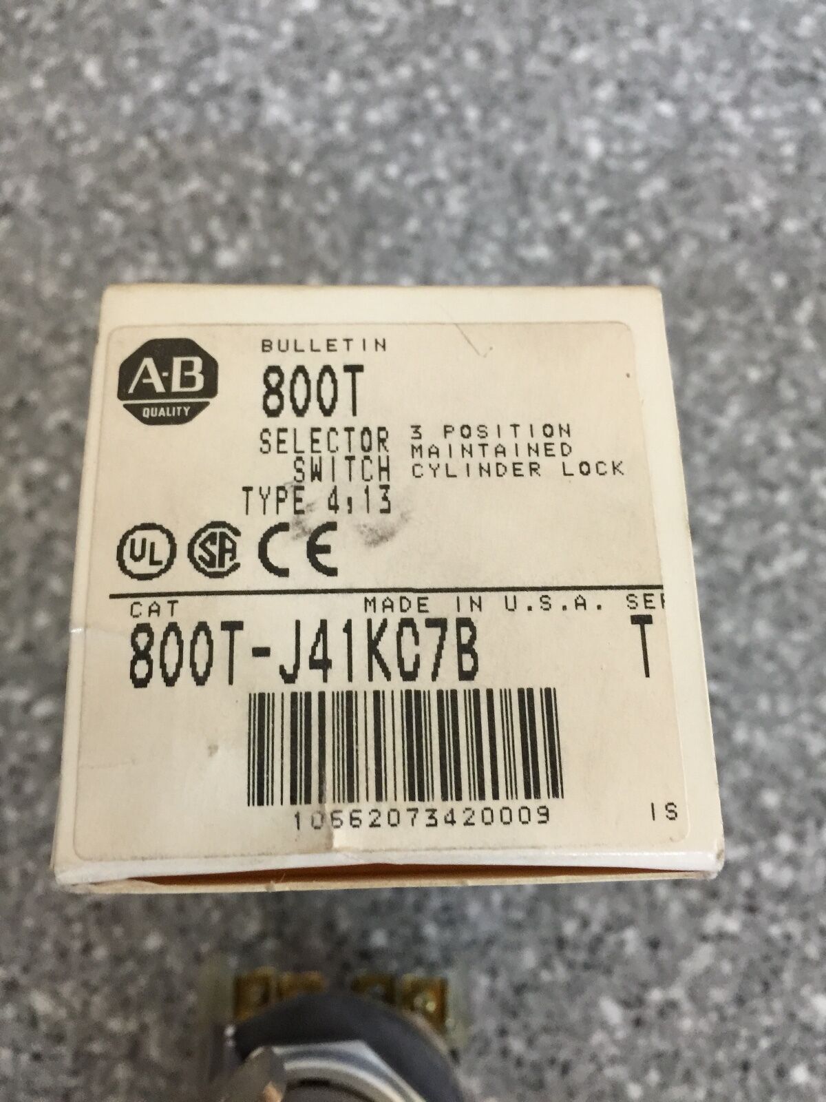 NEW IN BOX ALLEN-BRADLEY 3-POSITION SELECTOR SWITCH TYPE 4,13 800T-J41KC7B SER.T