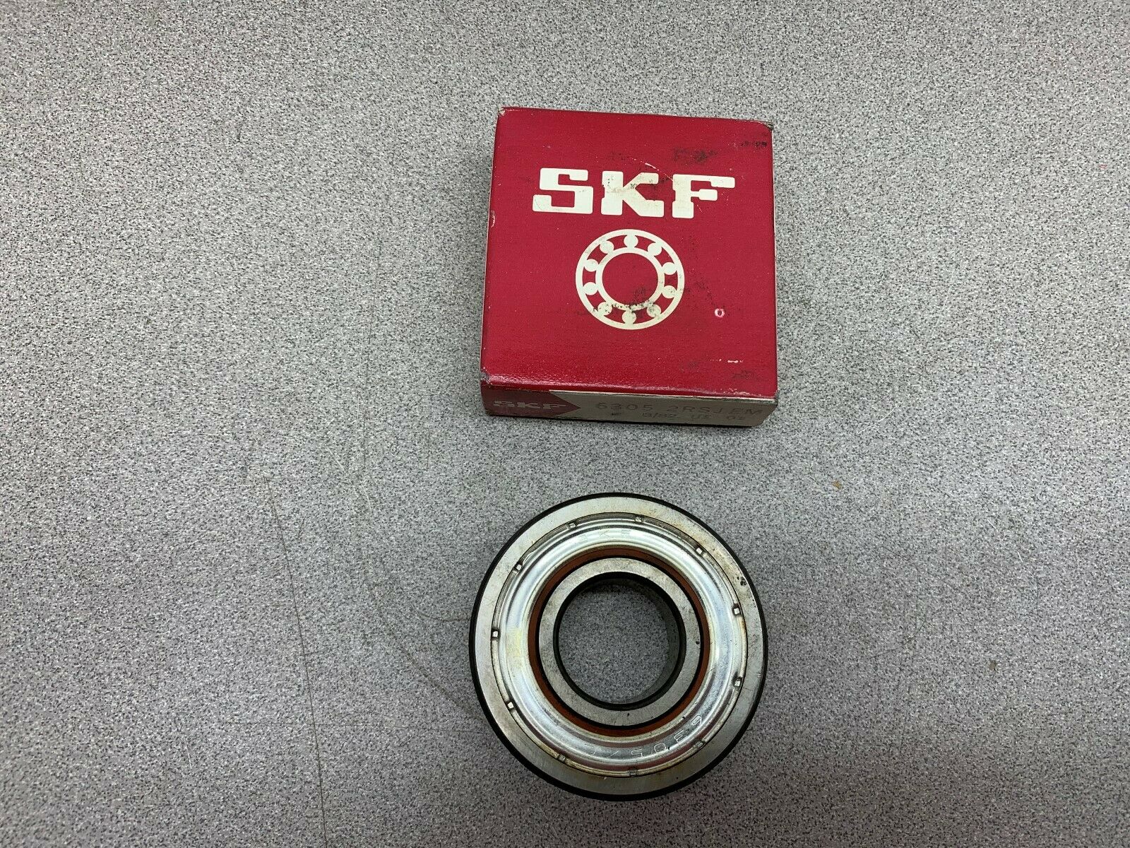 LOT OF 3 NEW IN BOX SKF BEARING 6305 2RS JEM