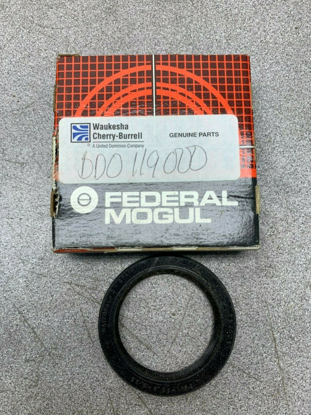 LOT OF 3 NEW IN BOX FEDERAL MOGUL OILSEAL 352521