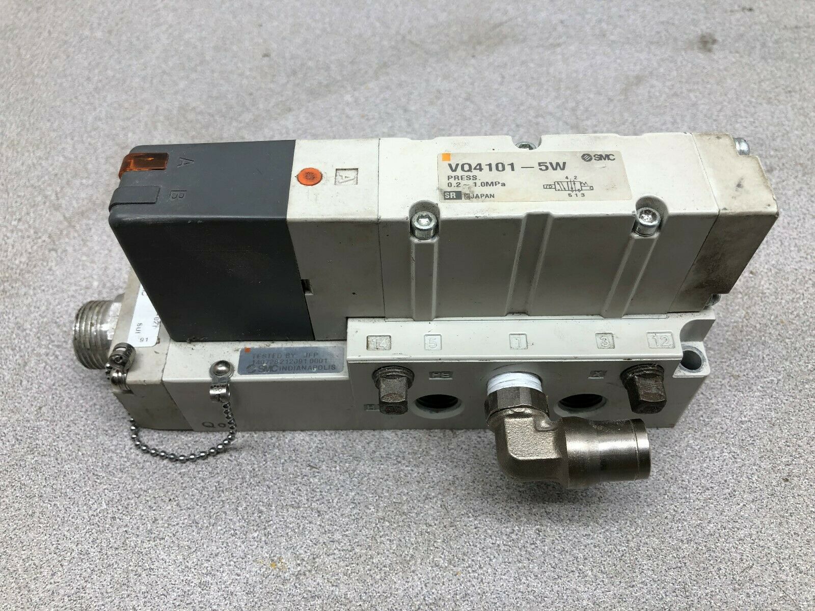 USED SMC PNEUMATIC SOLENOID VALVE VQ4101-5W