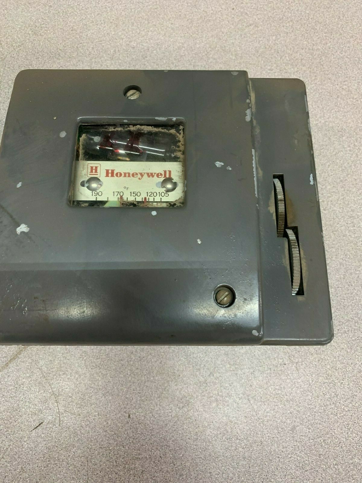 USED HONEYWELL TEMPERATURE SWITCH T444A 1046 1