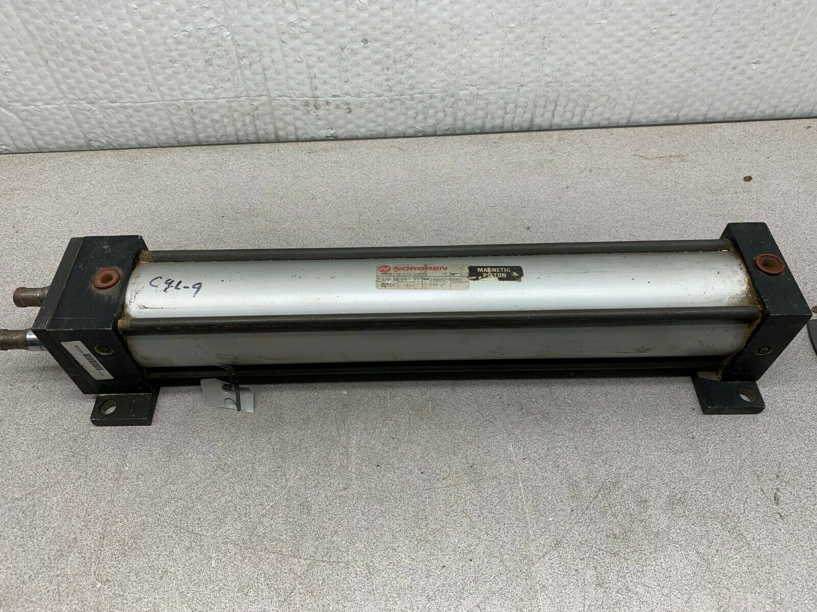 NEW NO BOX NORGREN PNEUMATIC CYLINDER NE14A-120-AMB90