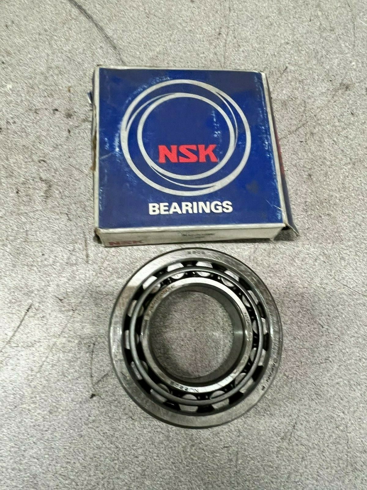 NEW IN BOX NSK 2209 NU2209 CYLINDRICAL ROLLER BEARING  NJ2209W