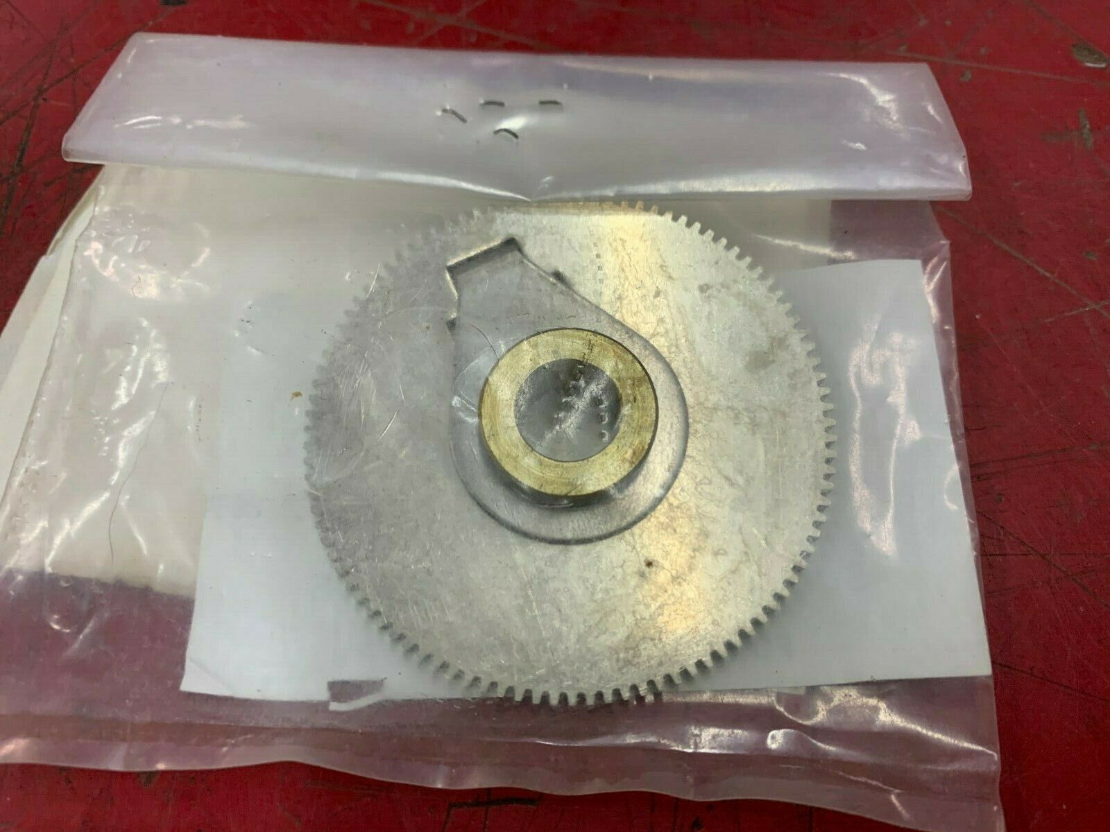 NEW NO BOX HONEYWELL CAM GEAR 30353883-00