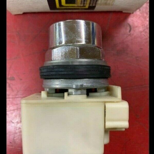 NEW IN BOX SQUARE D SELECTOR SWITCH 9001 J62J1