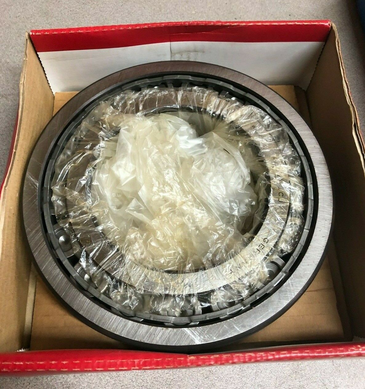 NEW IN BOX SKF NJ 224 ECJ CYLINDRICAL ROLLER BEARING NJ224ECJ