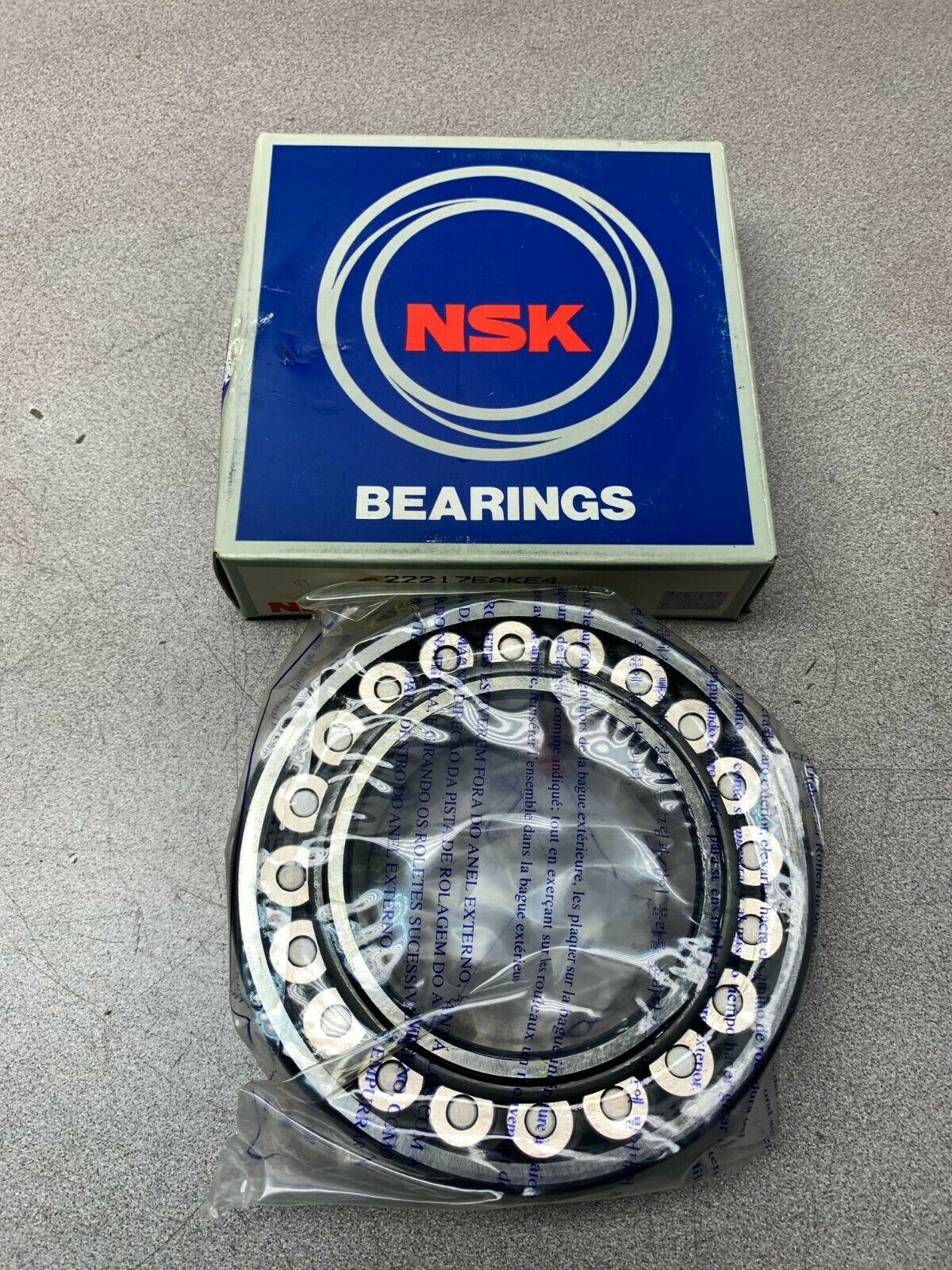 NEW IN BOX NSK ROLLER BEARING 22217EAKE4