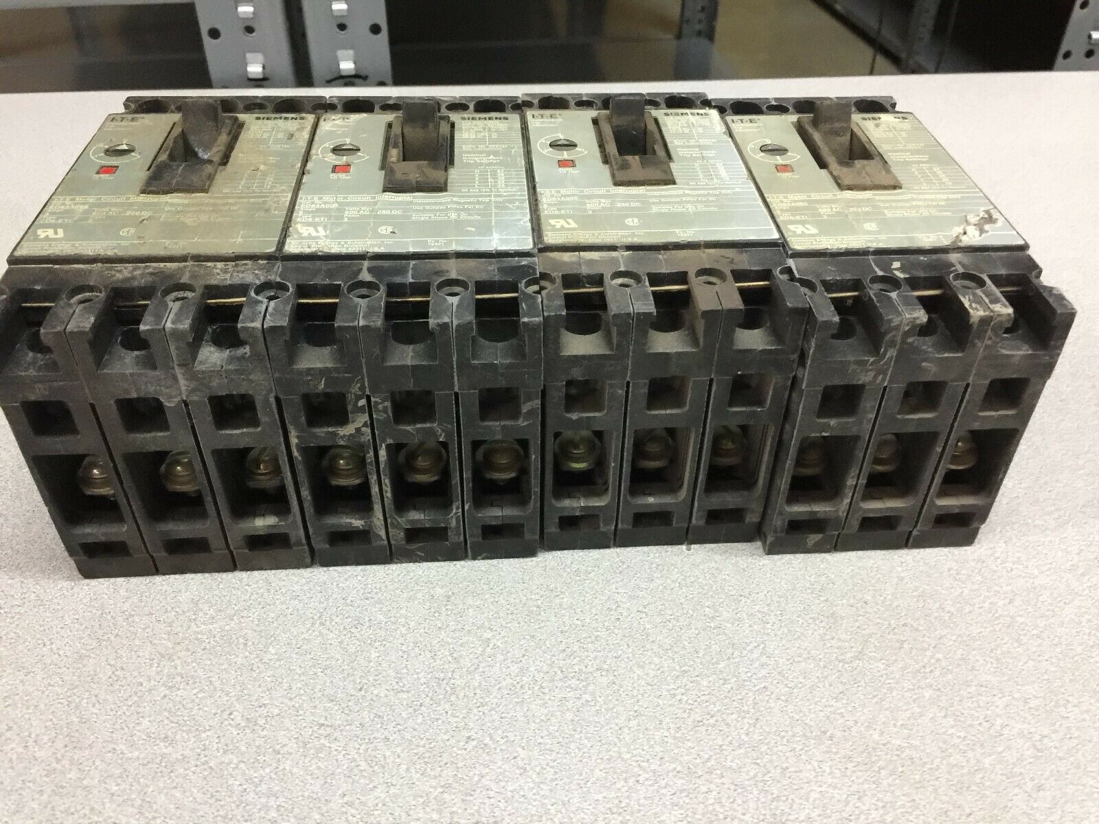 USED (LOT OF 4) SIEMENS 5 AMP 3 POLE 600VAC 250VDC BREAKER ED63A005