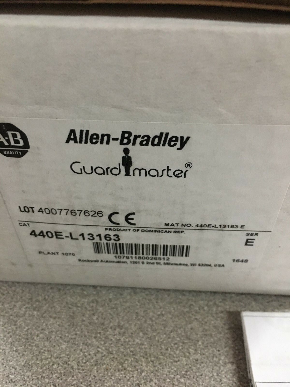 NEW IN BOX ALLEN-BRADLEY Guardmaster LIFELINE ROPE SWITCH 440E-L13163 SERIES E