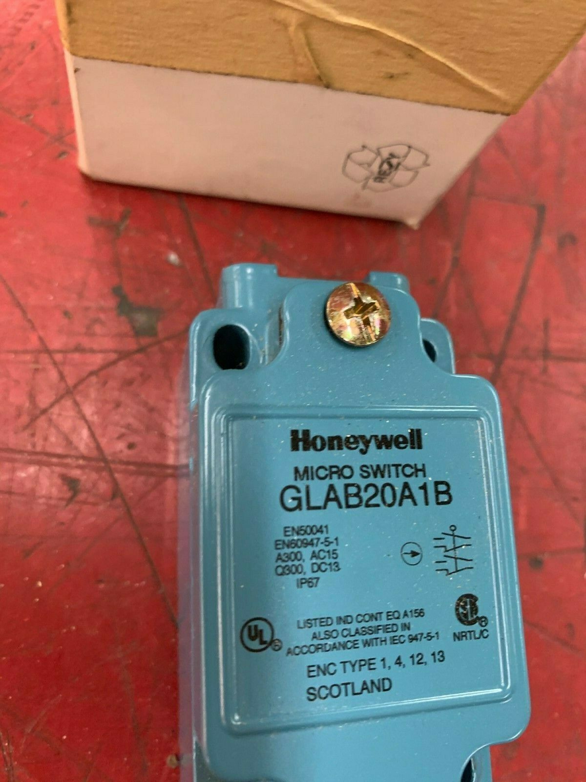 NEW IN BOX HONEYWELL LIMIT SWITCH GLAB20A1B