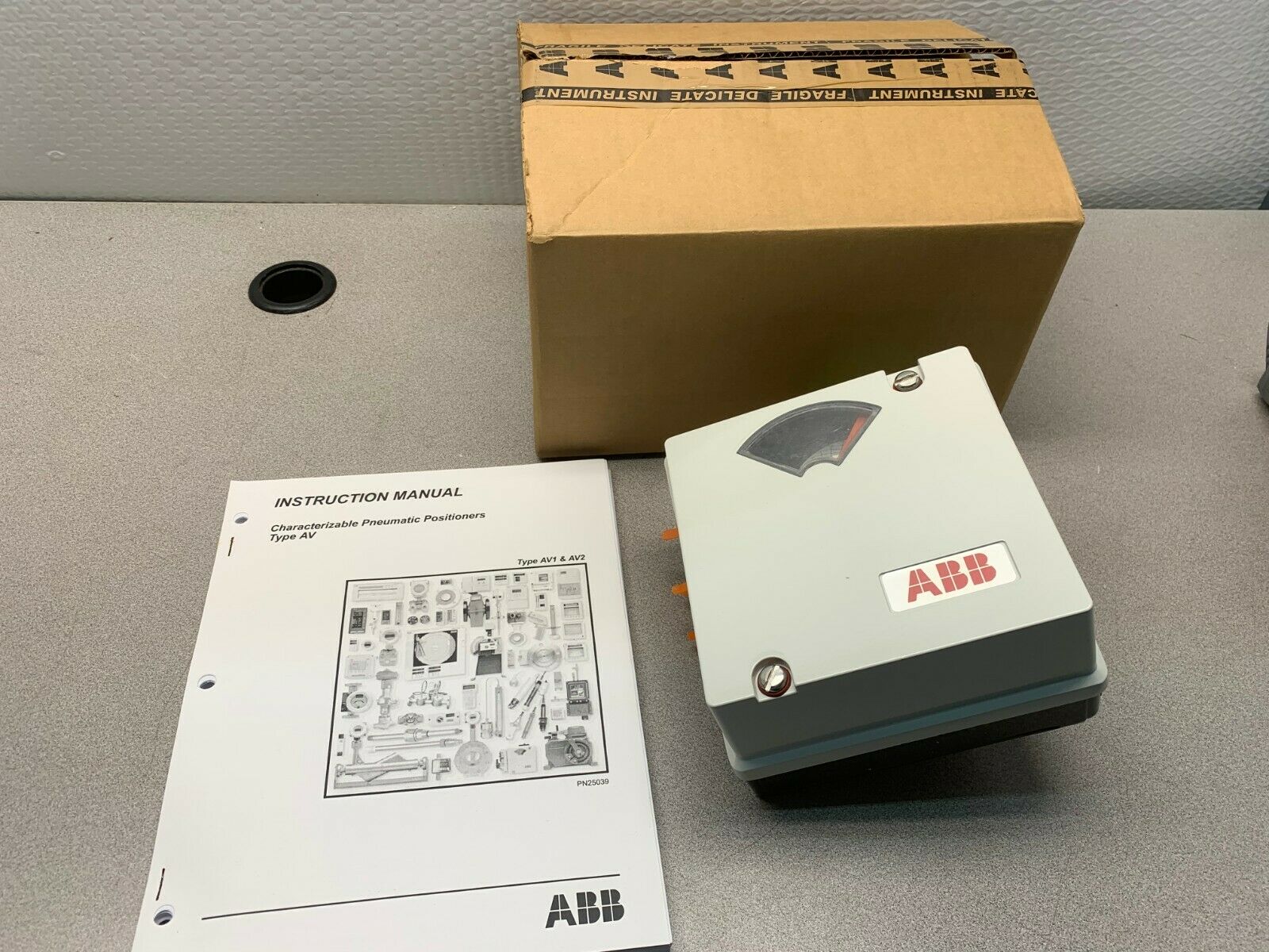 NEW IN BOX ABB PNEUMATIC POSITIONER AV1120200