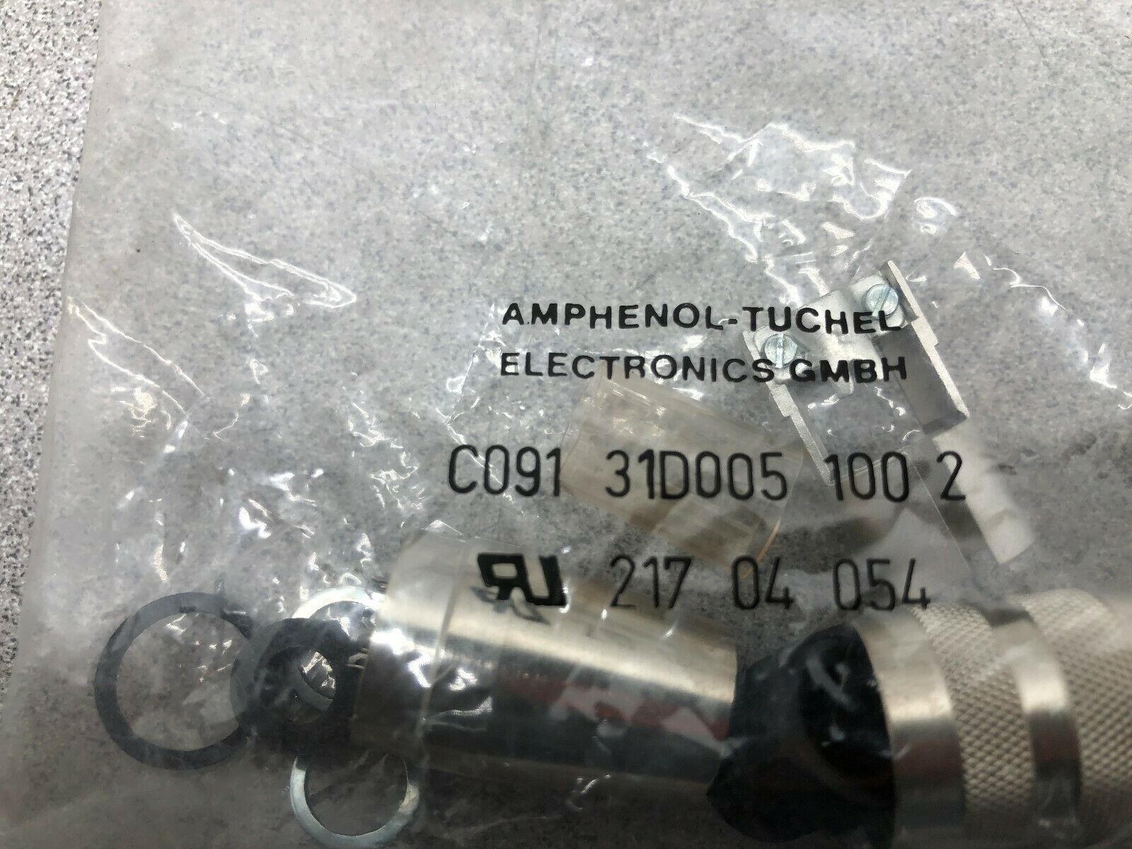 NEW IN BAG (LOT OF 4) AMPHENOL CIRCULAR DIN CONNECTOR CO91-31D005-100-2