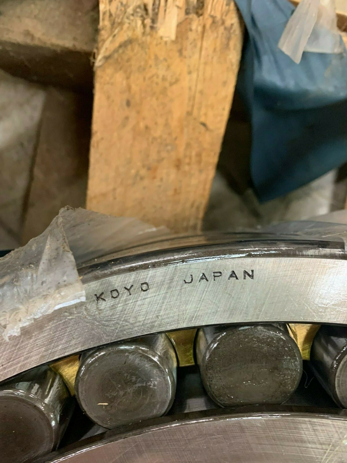 NEW NO BOX KOYO SPHERICAL ROLLER BEARING 23052RW33C3