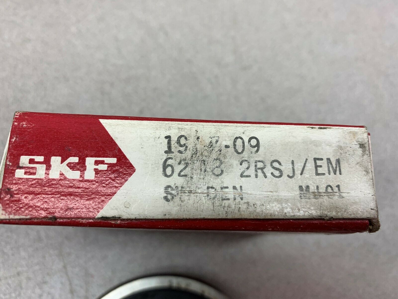 NEW IN BOX SKF BEARING 62082RSJ/EM