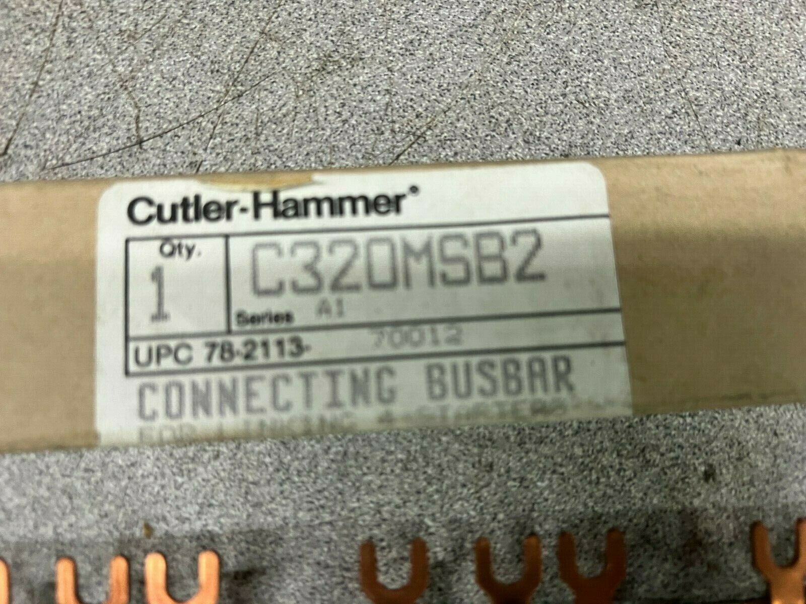 NEW IN BOX CUTLER HAMMER CONNECTOR  C320MSB2