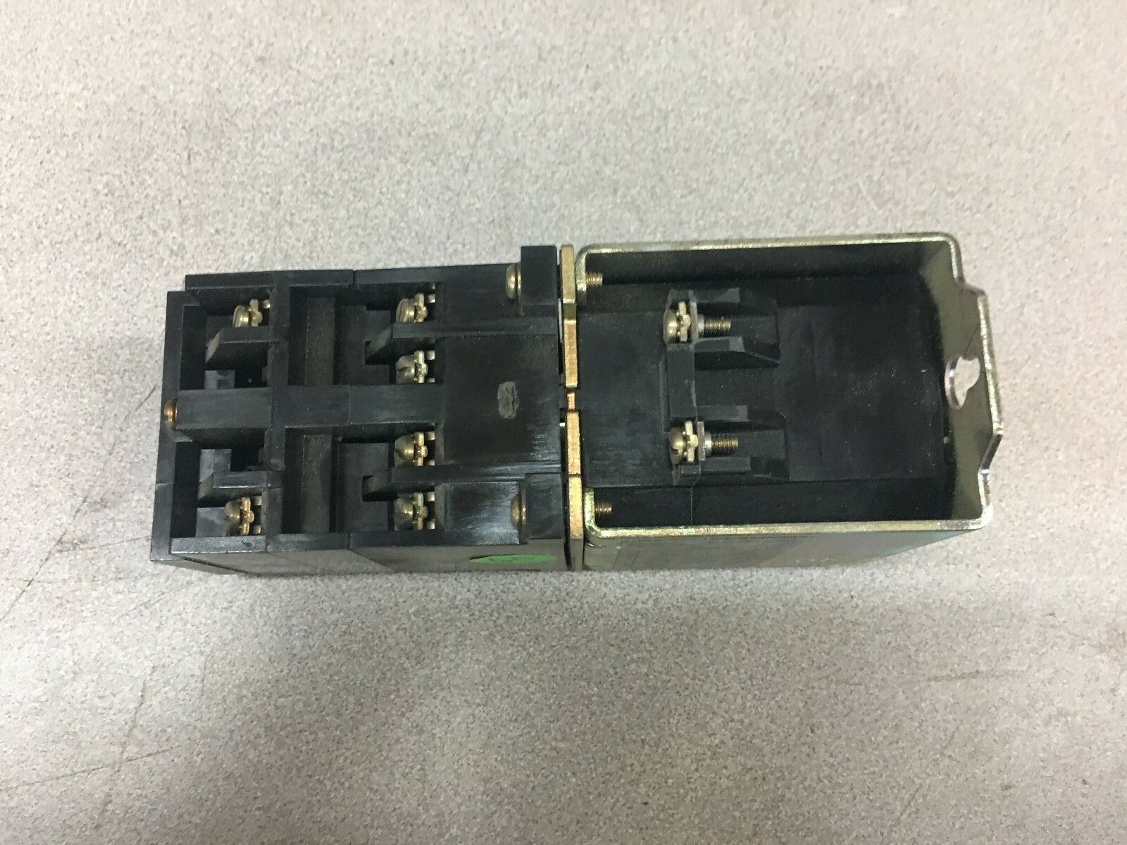 USED ALLEN-BRADLEY DC RELAY 700DC-P600Z24 SERIES A