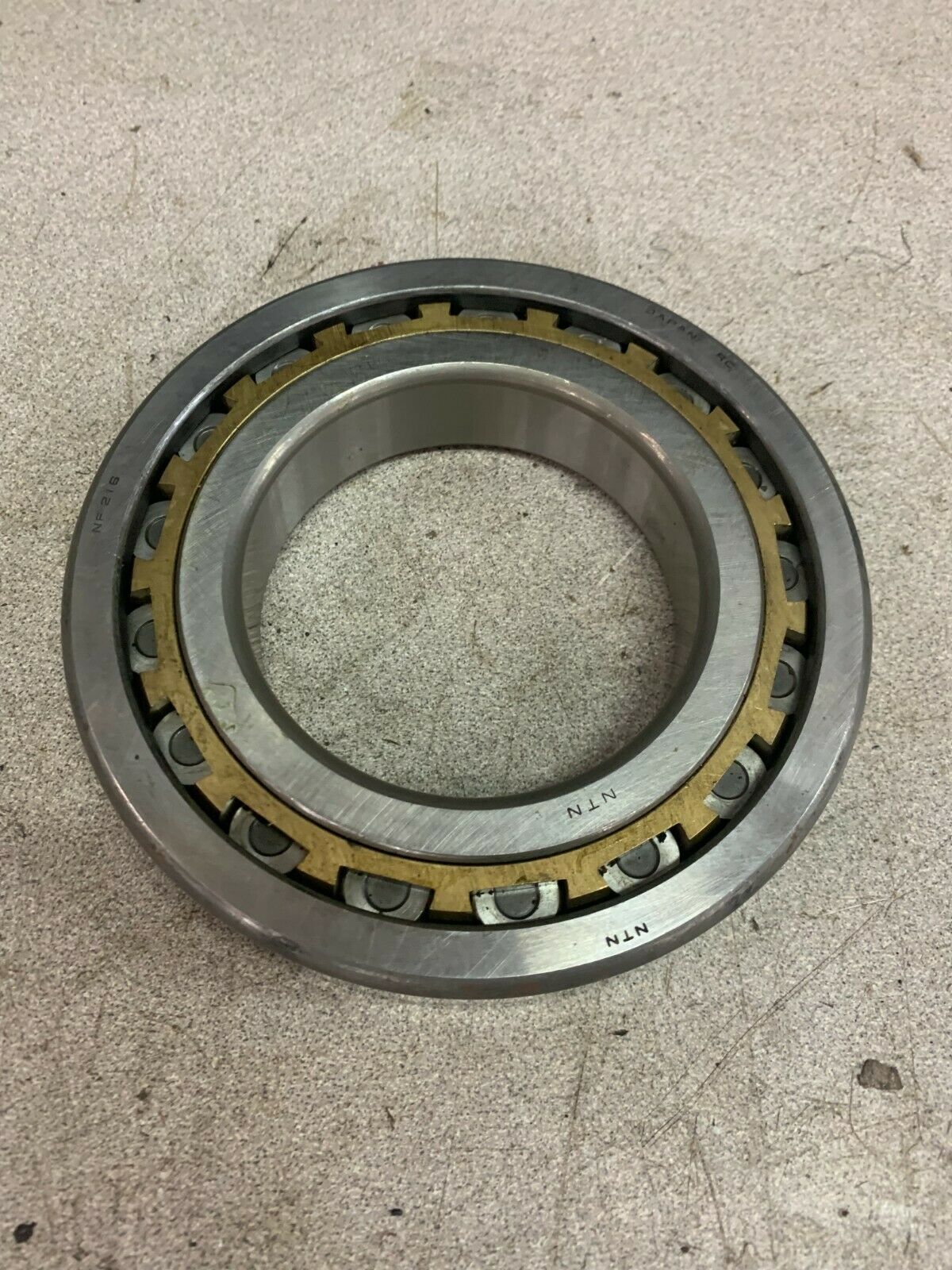 NEW NO BOX NTN CYLINDRICAL ROLLER BEARING NF216