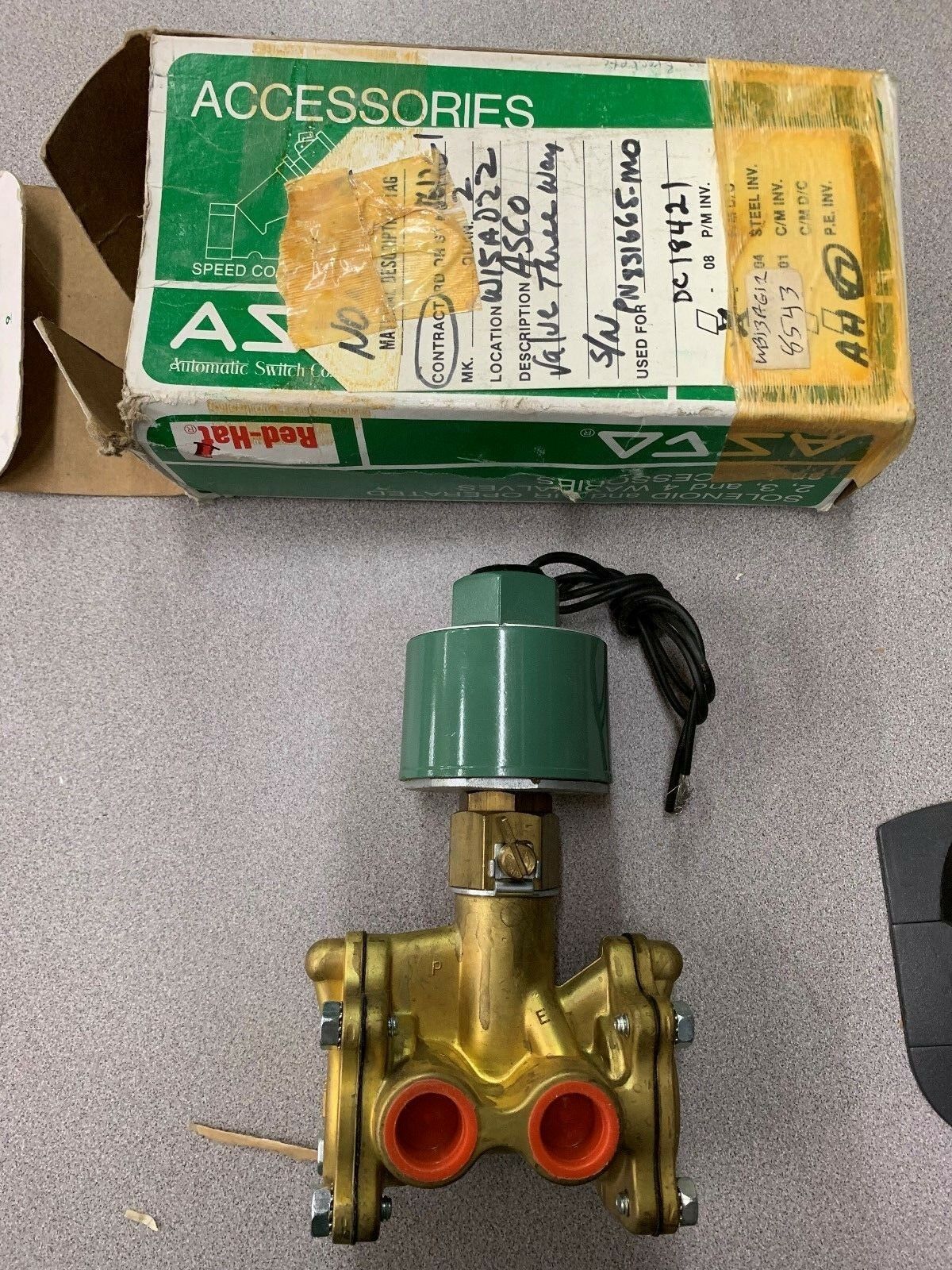 NEW IN BOX  ASCO VALVE 831665M0