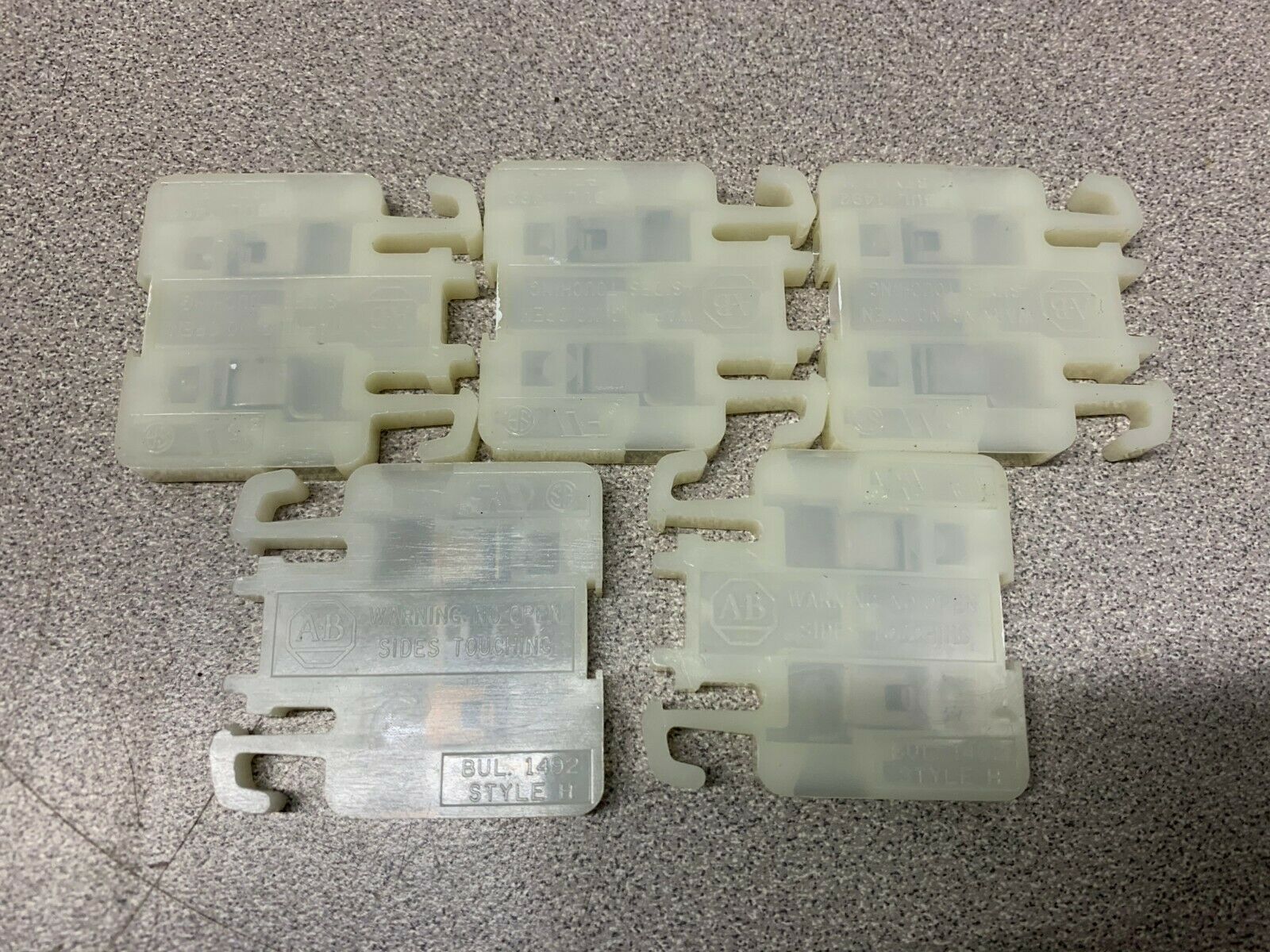 LOT OF 5 USED ALLEN BRADLEY TERMINAL BLOCKS 1492-H WHITE