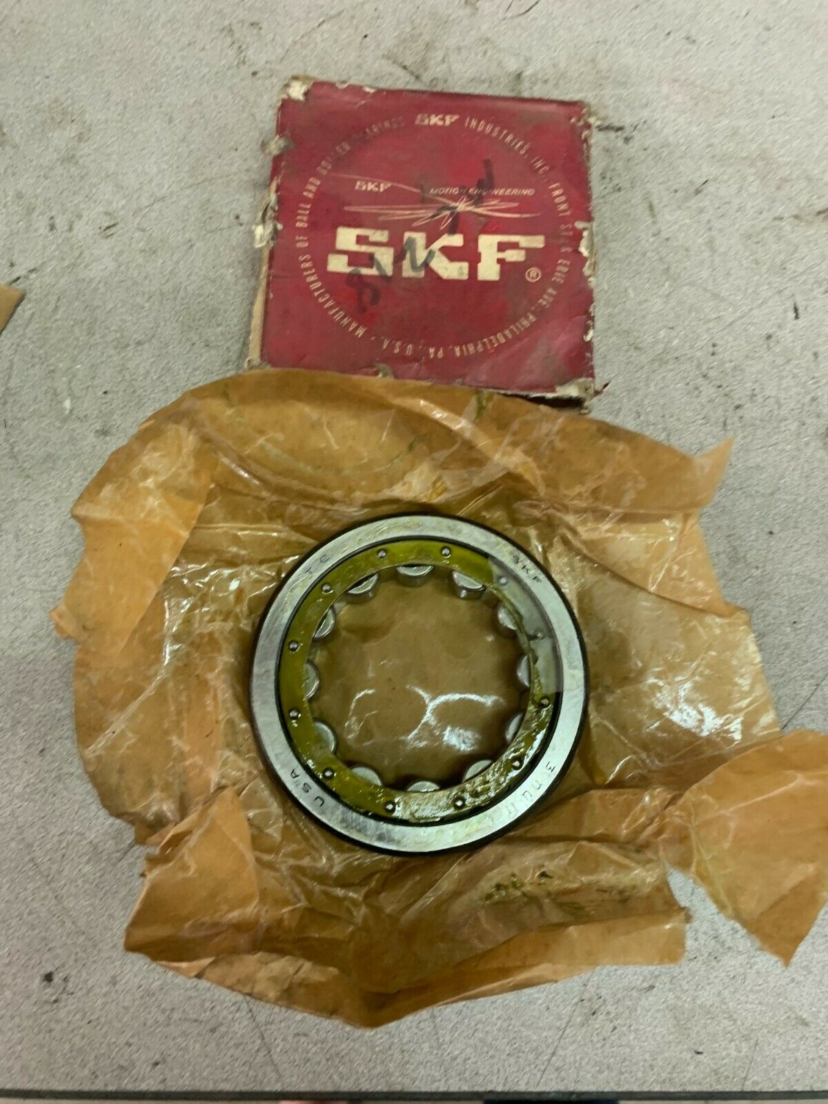 NEW IN BOX SKF ROLLER BEARING 3 NU 11