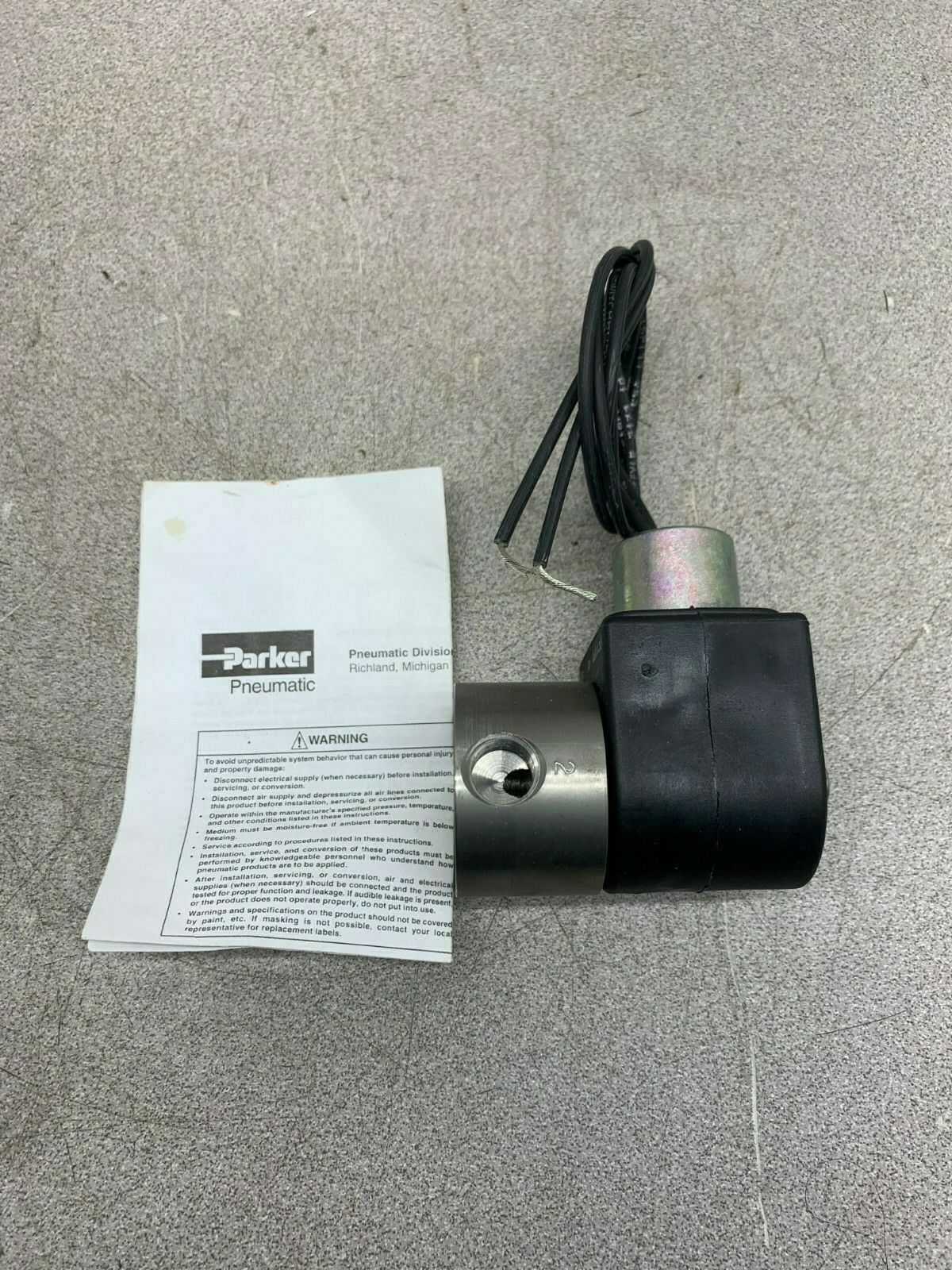 NEW IN PACKAGE PARKER VALVE 741130115B