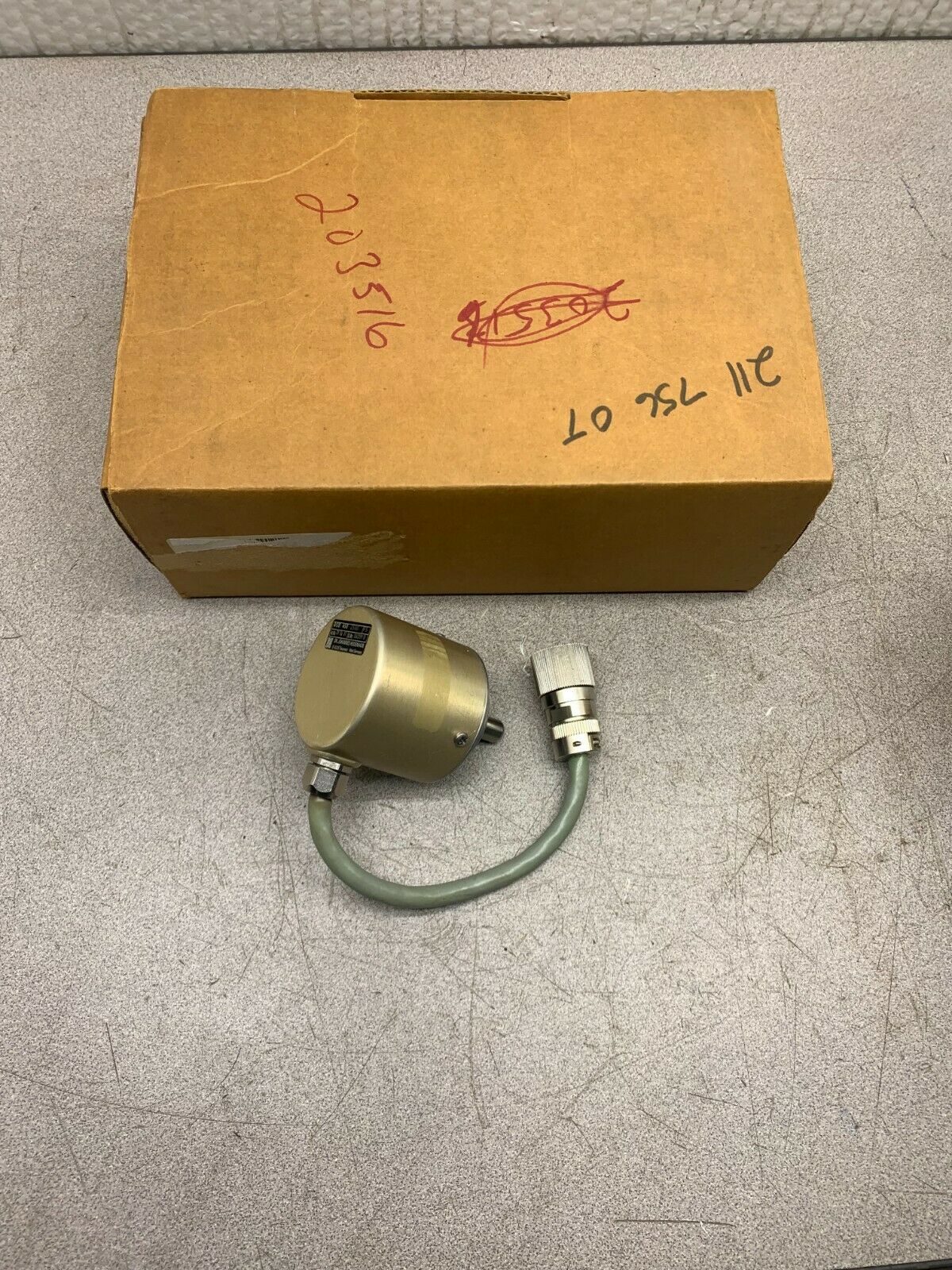 NEW HEIDENHAIN ROD 450 2500 ENCODER 211 756 0T