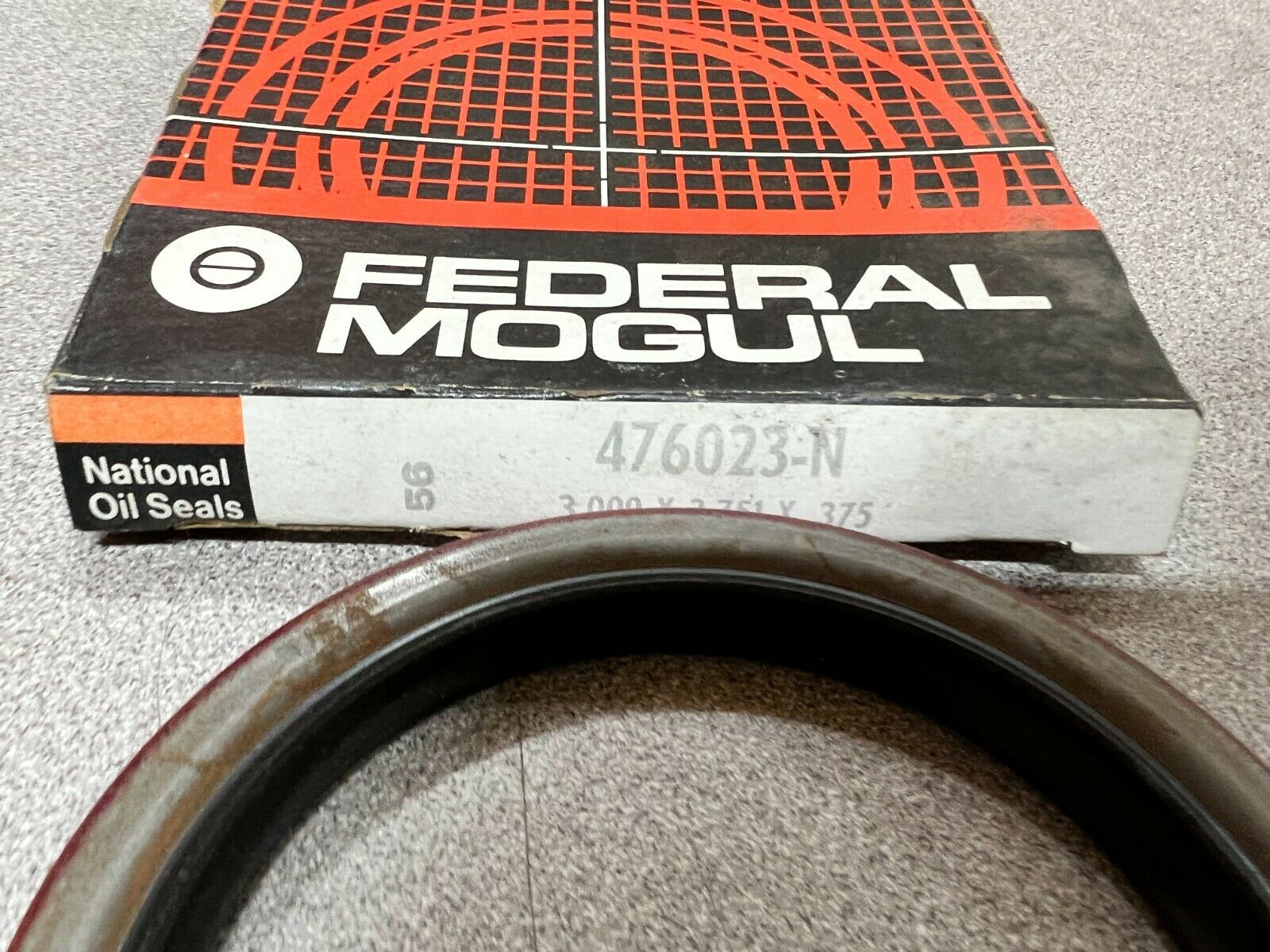 LOT OF 6 NEW IN BOX FEDERAL MOGUL OILSEAL 476023-N