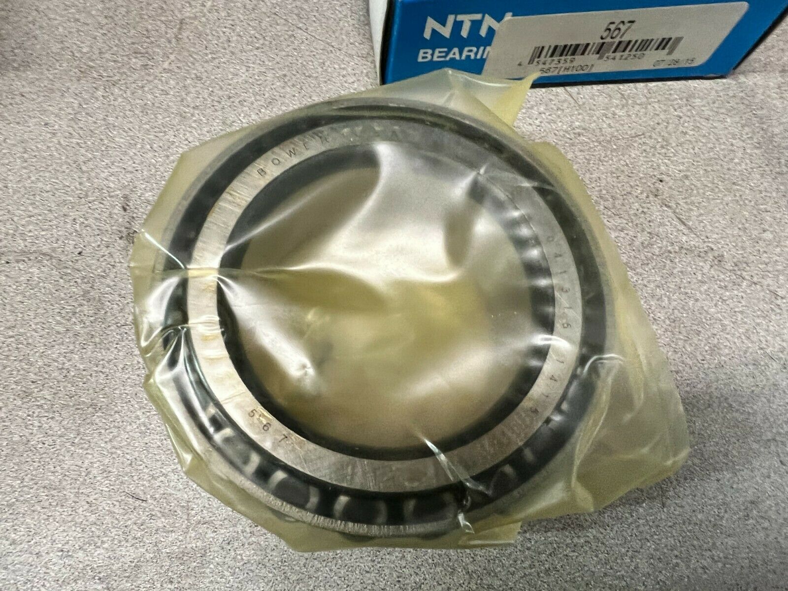 NEW IN BOX NTN ROLLER BEARING 567