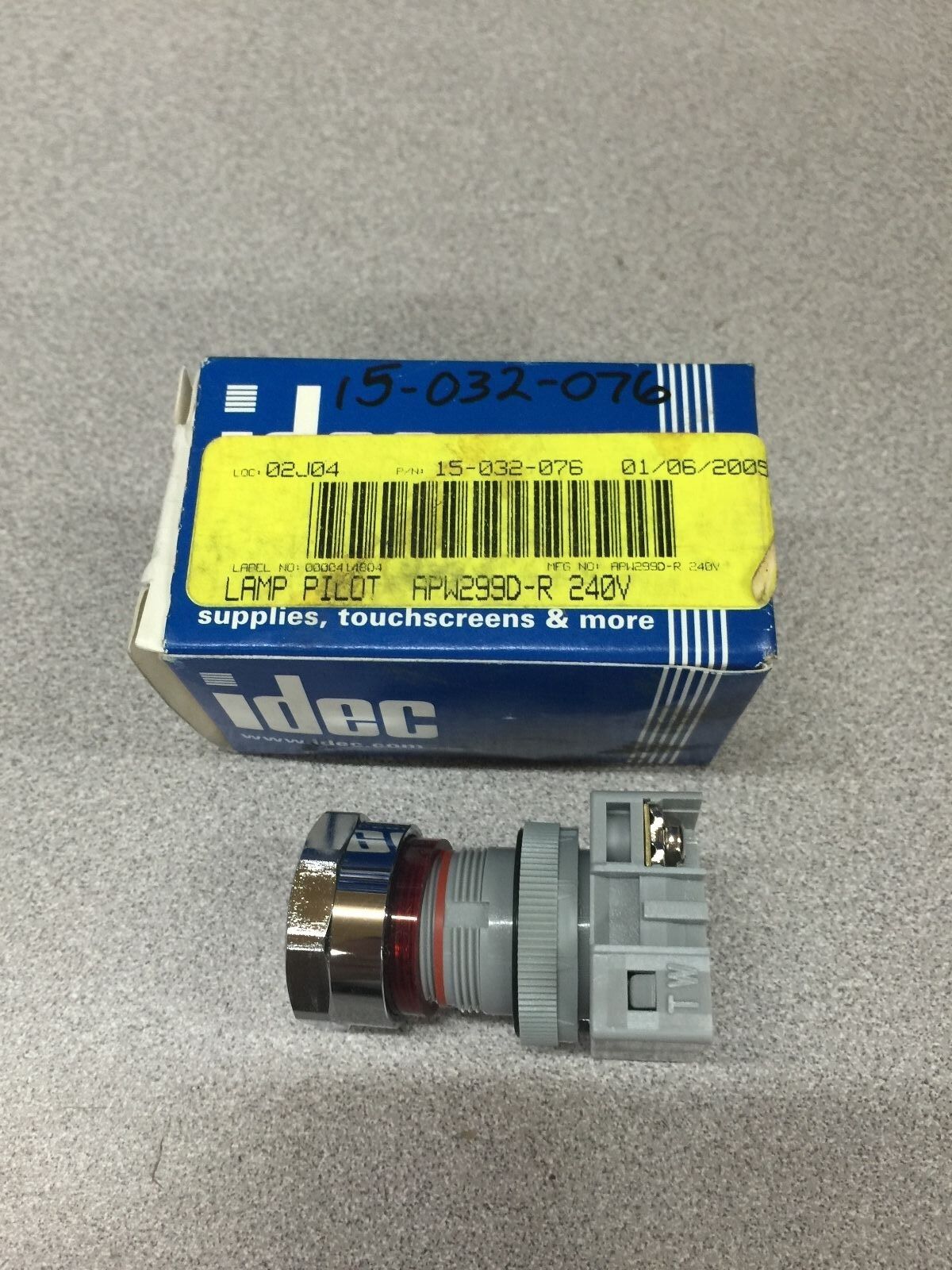 NEW IN BOX IDEC INDICATOR APW299D-R 240V